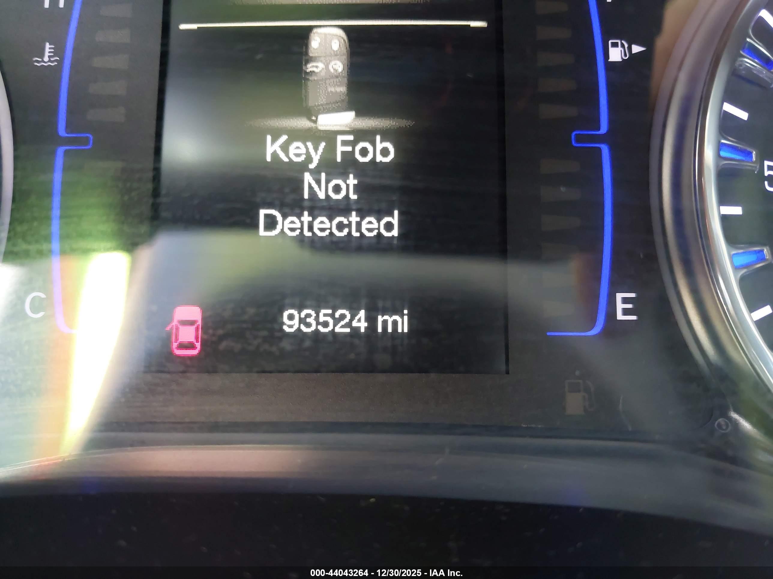 CHRYSLER 200 image 7