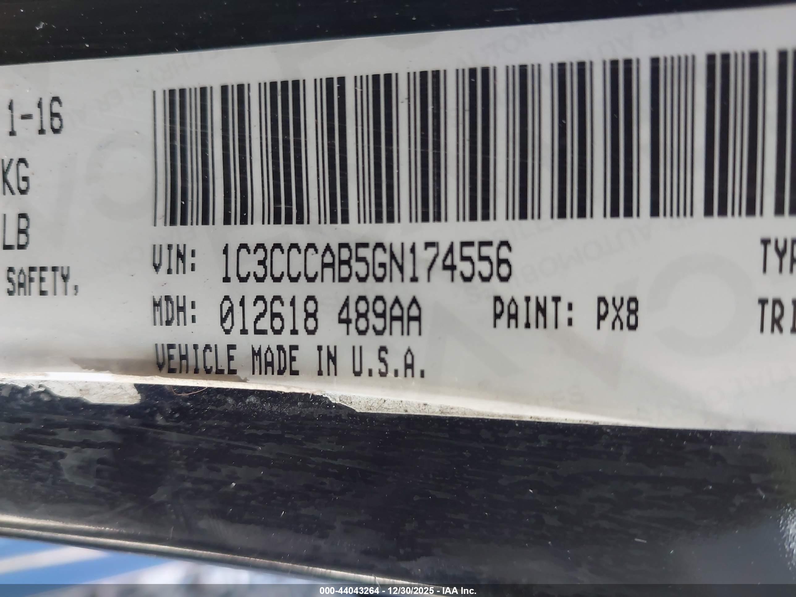 CHRYSLER 200 image 9