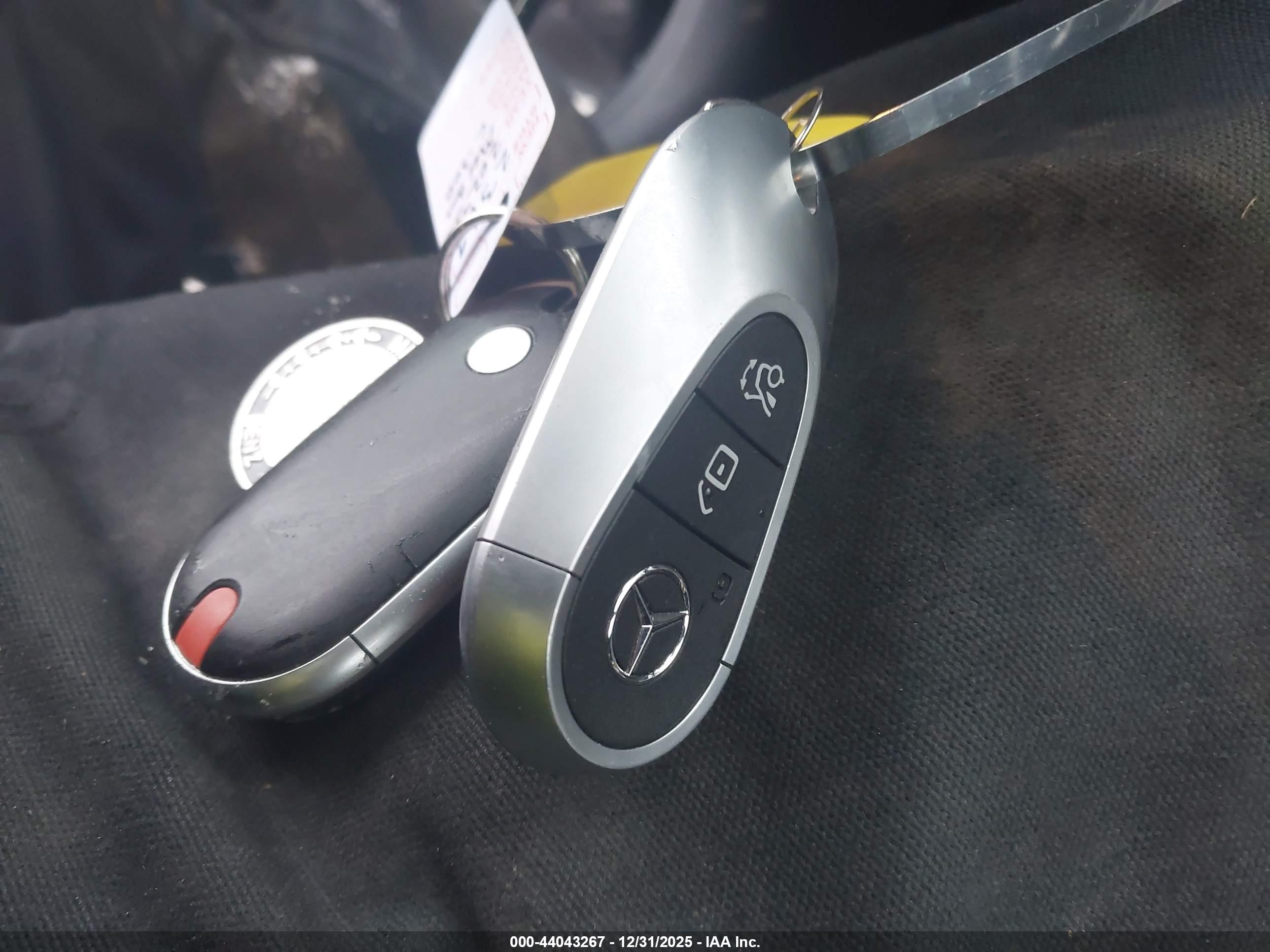 MERCEDES-BENZ C image 11