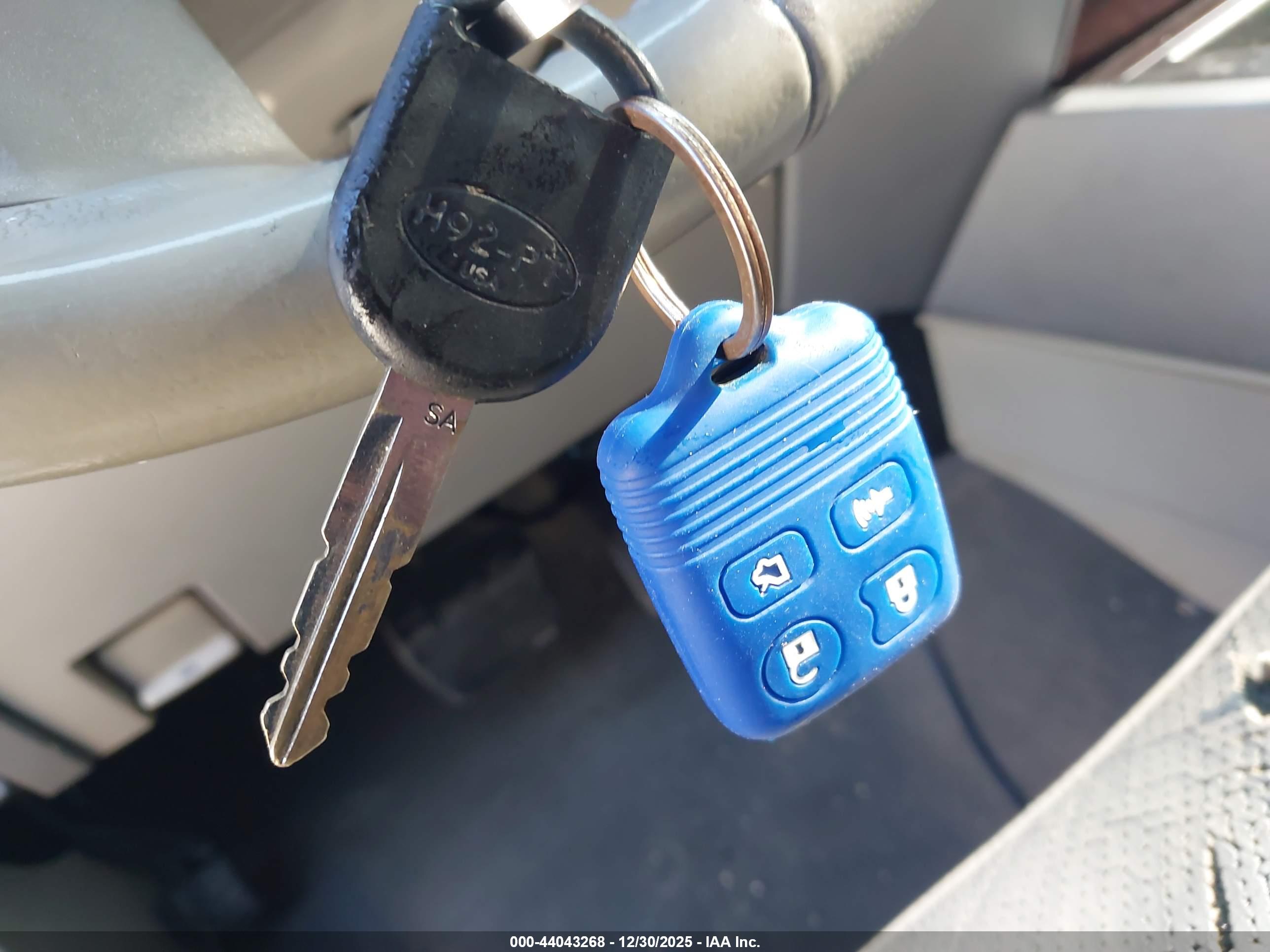 FORD EXPEDITION image 11