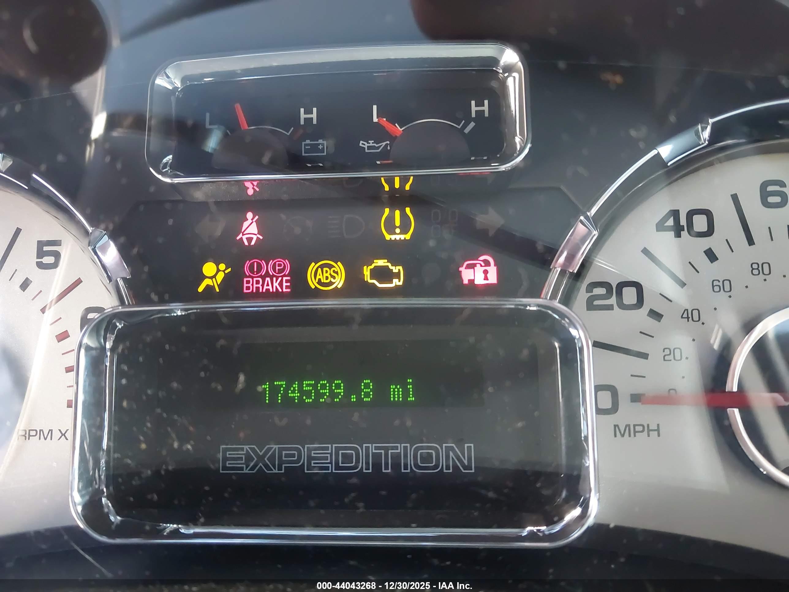 FORD EXPEDITION image 7