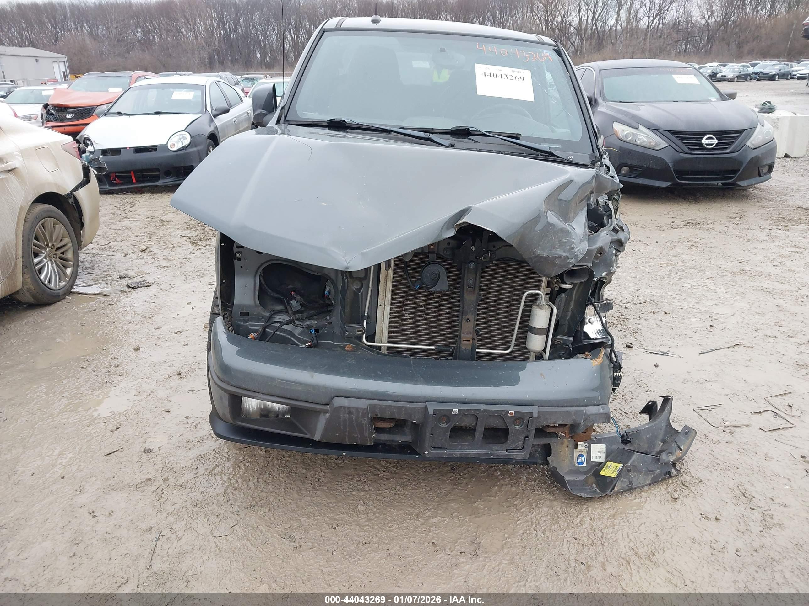 CHEVROLET COLORADO image 6