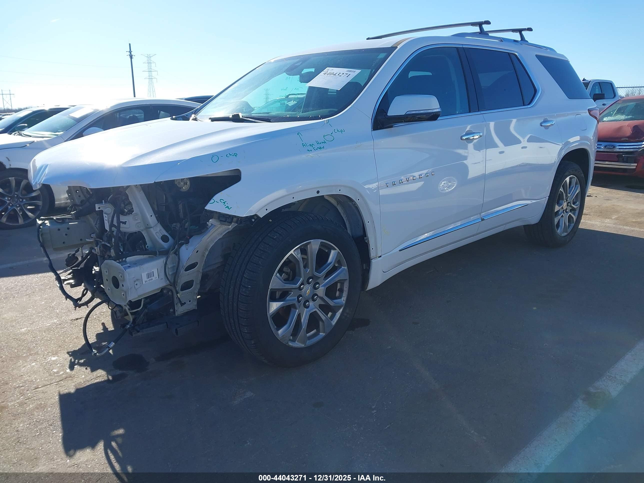 CHEVROLET TRAVERSE image 2