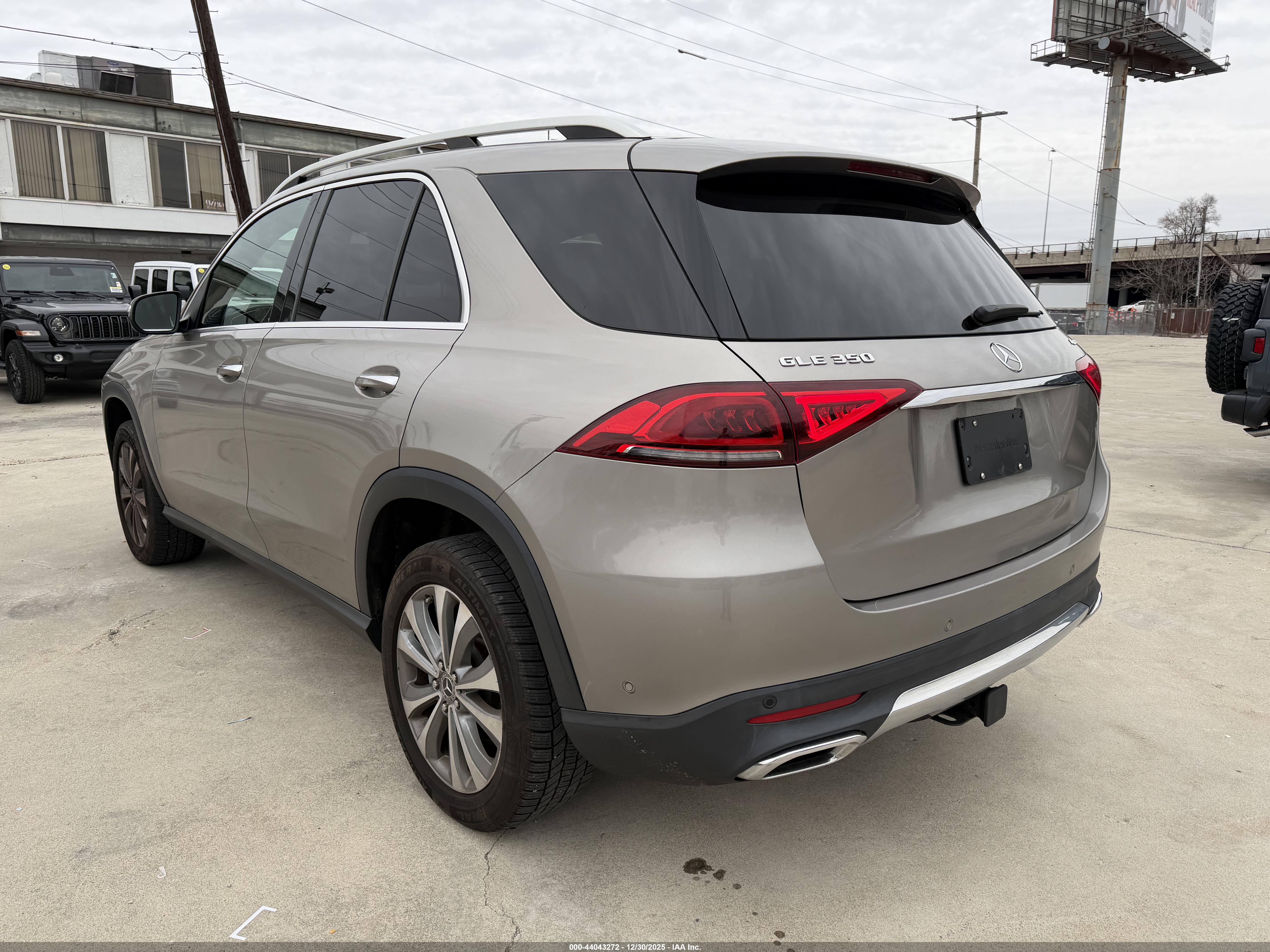 MERCEDES-BENZ GLE image 3