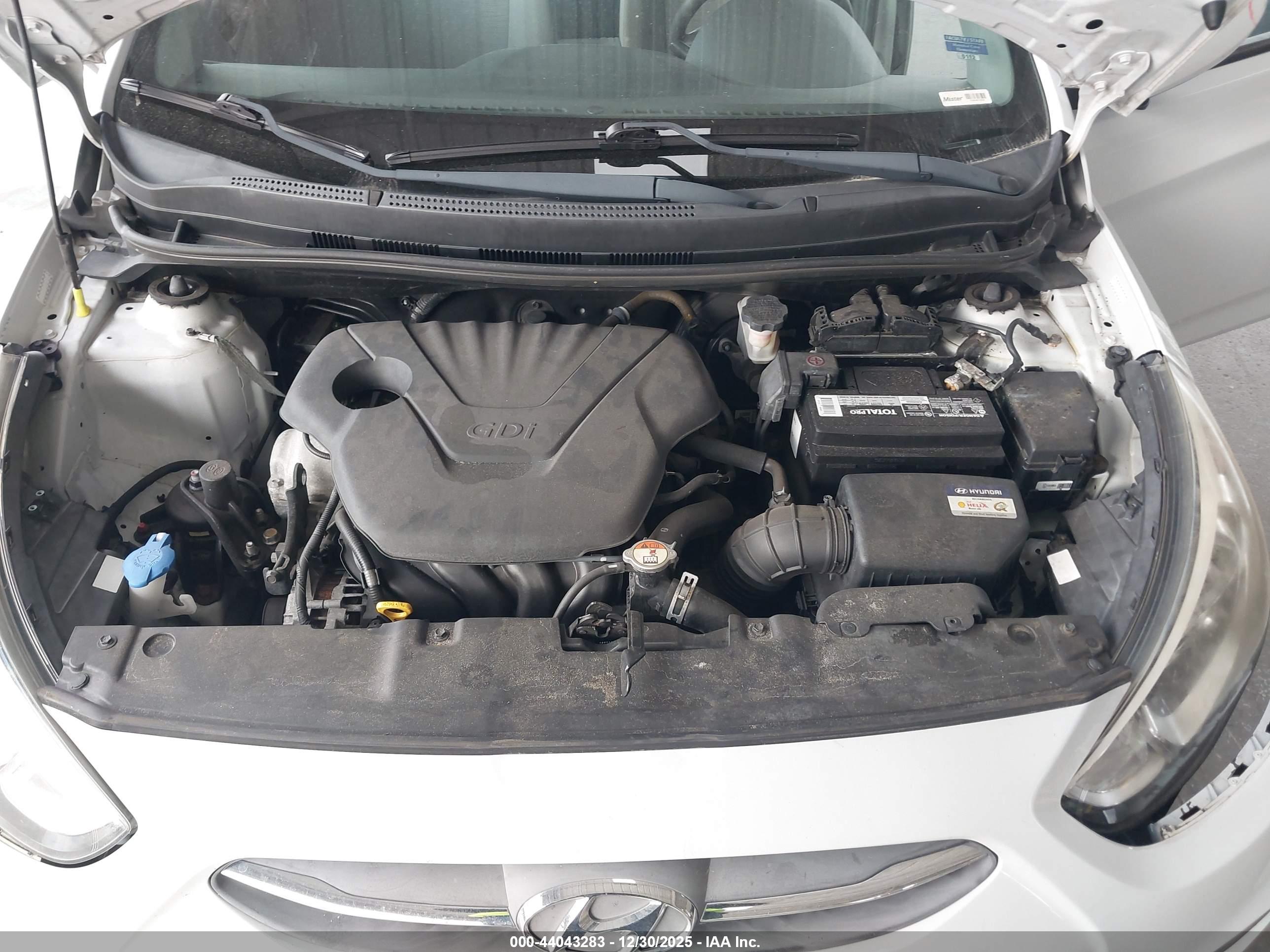 HYUNDAI ACCENT image 10
