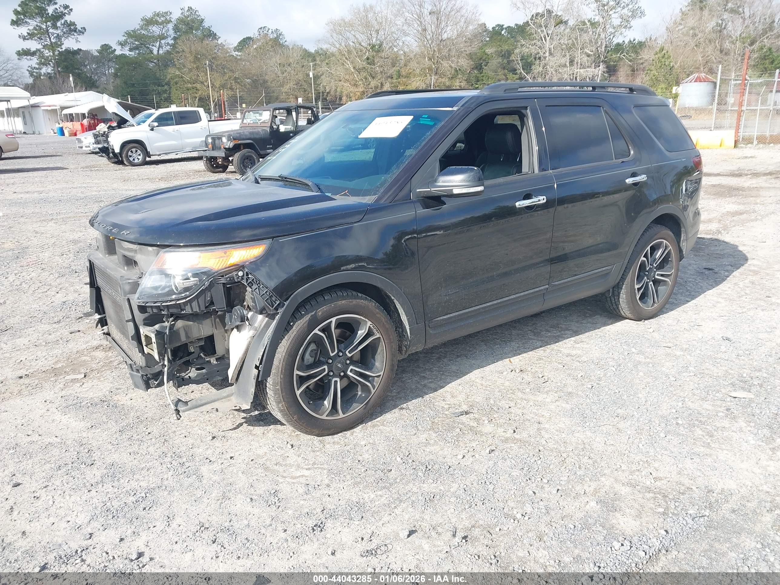 FORD EXPLORER image 2