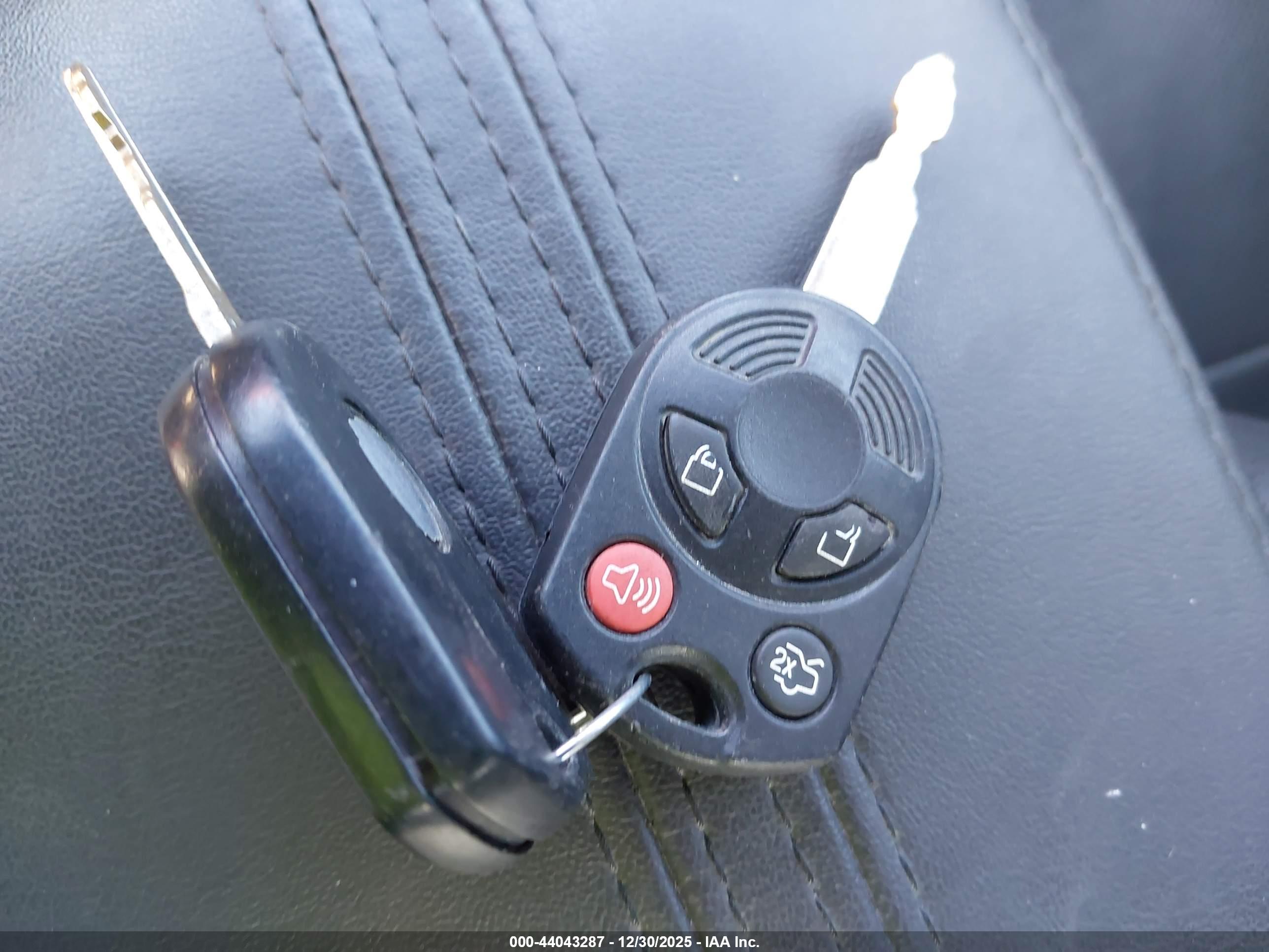 LINCOLN MKZ image 11