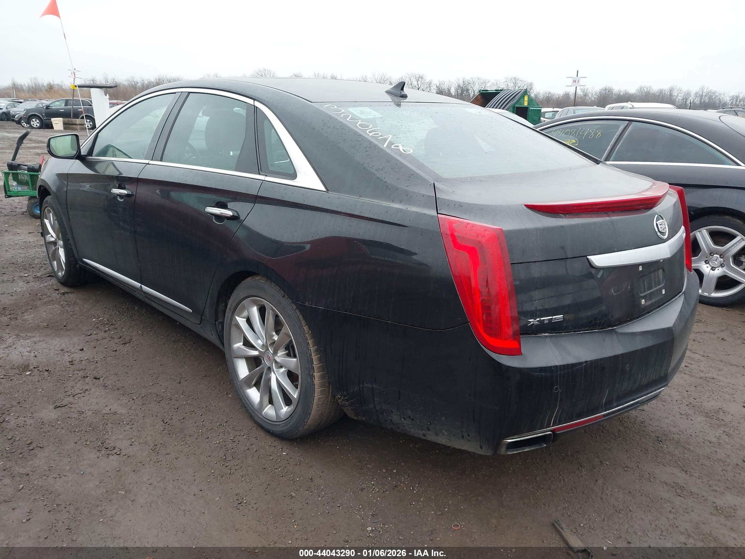 CADILLAC XTS image 3