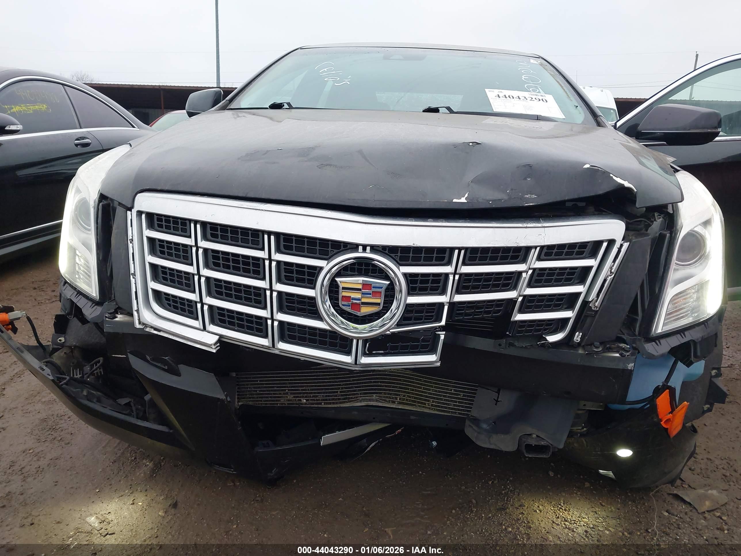 CADILLAC XTS image 6