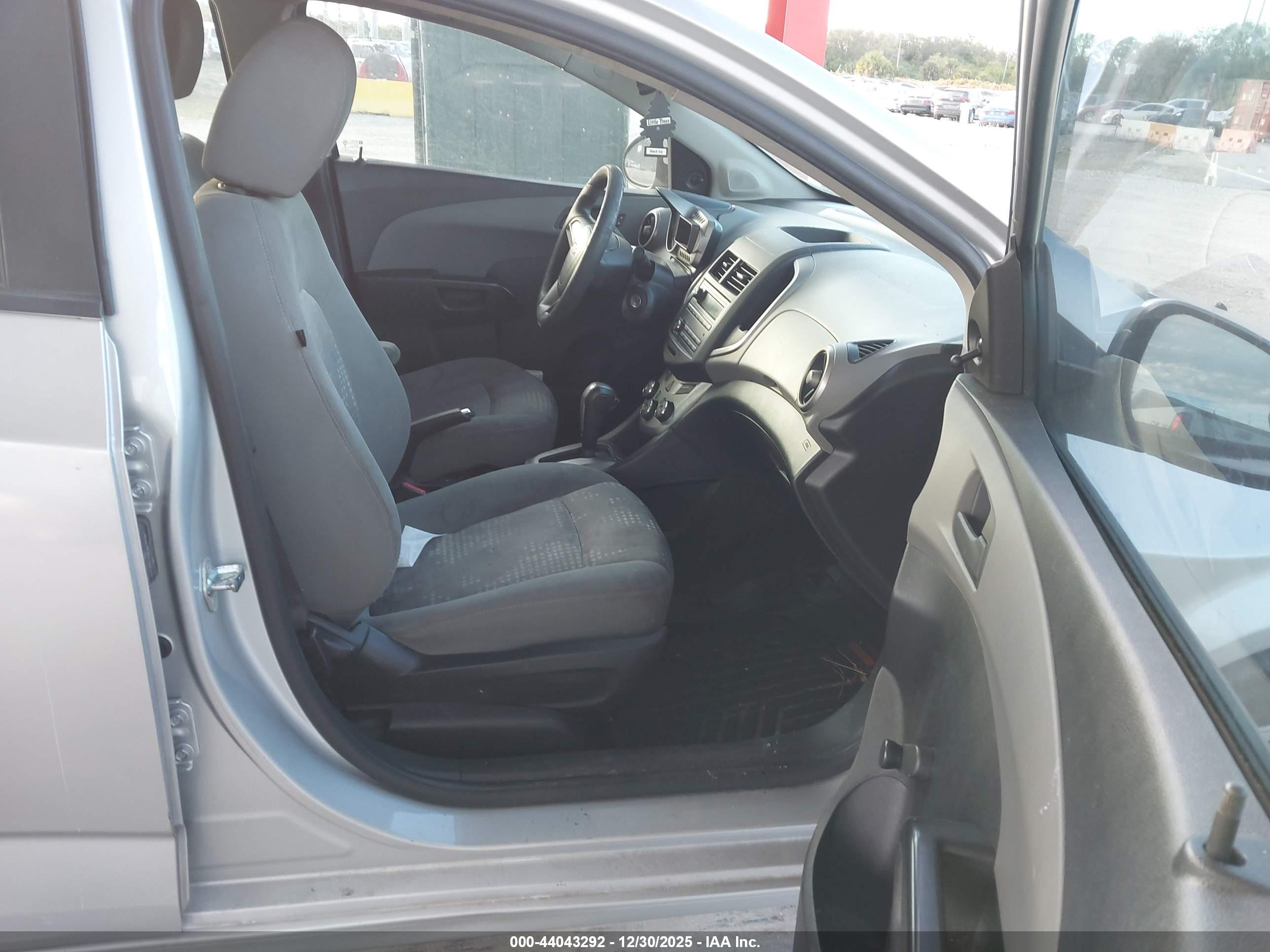 CHEVROLET SONIC image 5