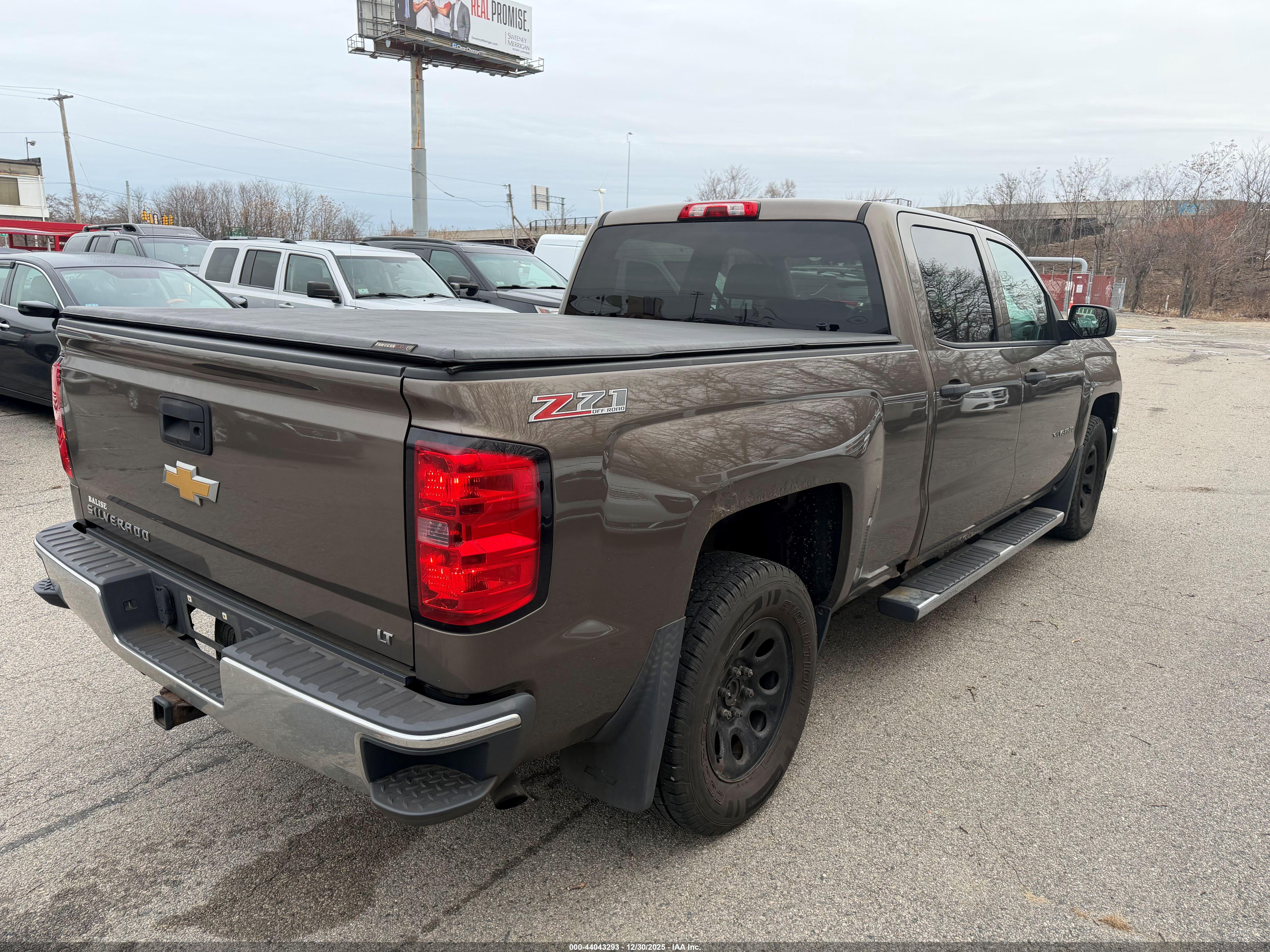 CHEVROLET SILVERADO image 4