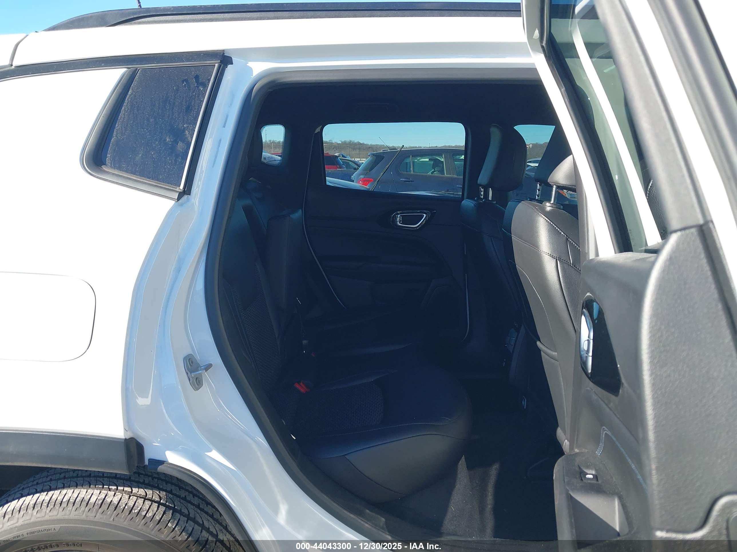 JEEP COMPASS image 8