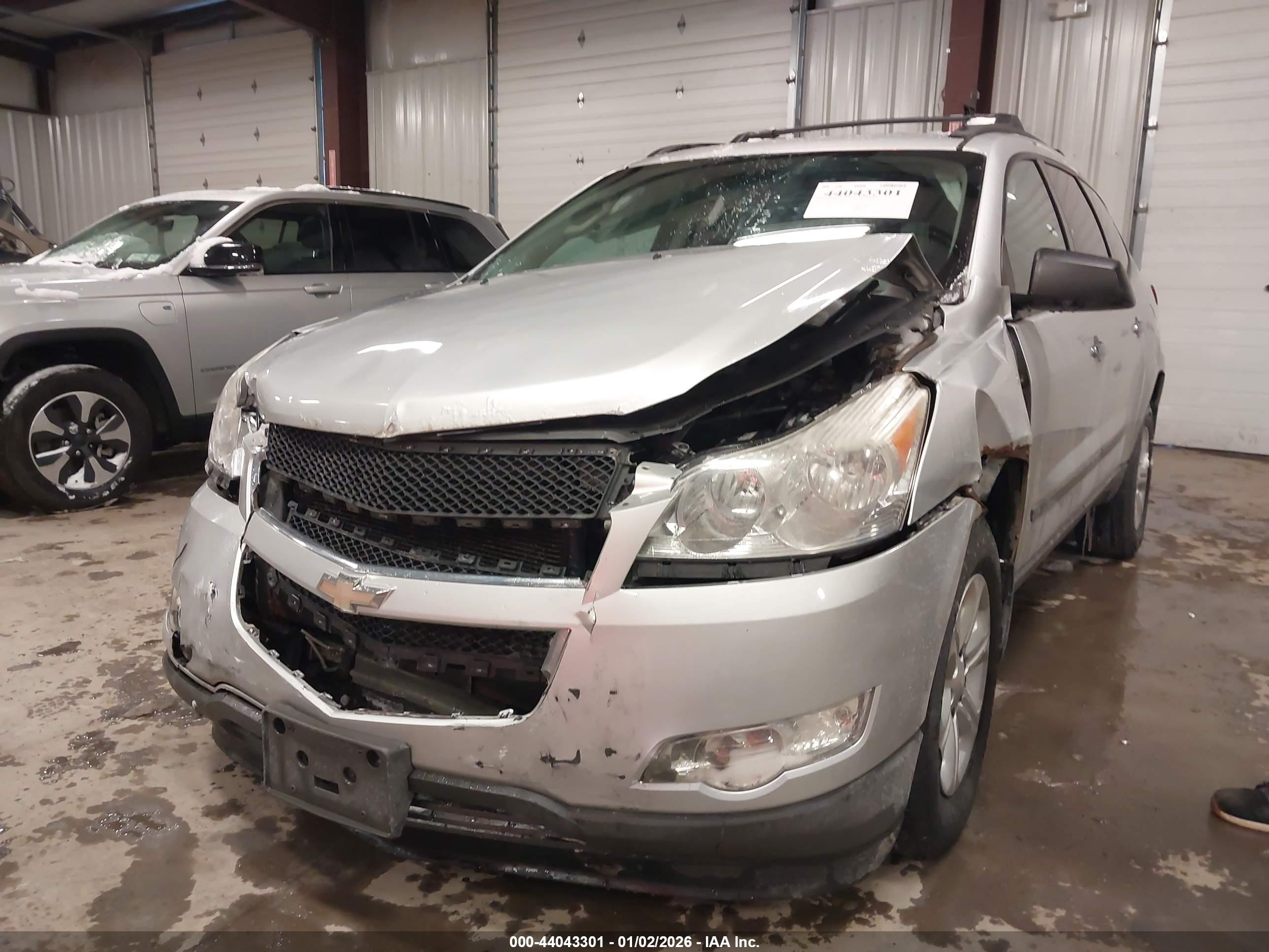 CHEVROLET TRAVERSE image 6