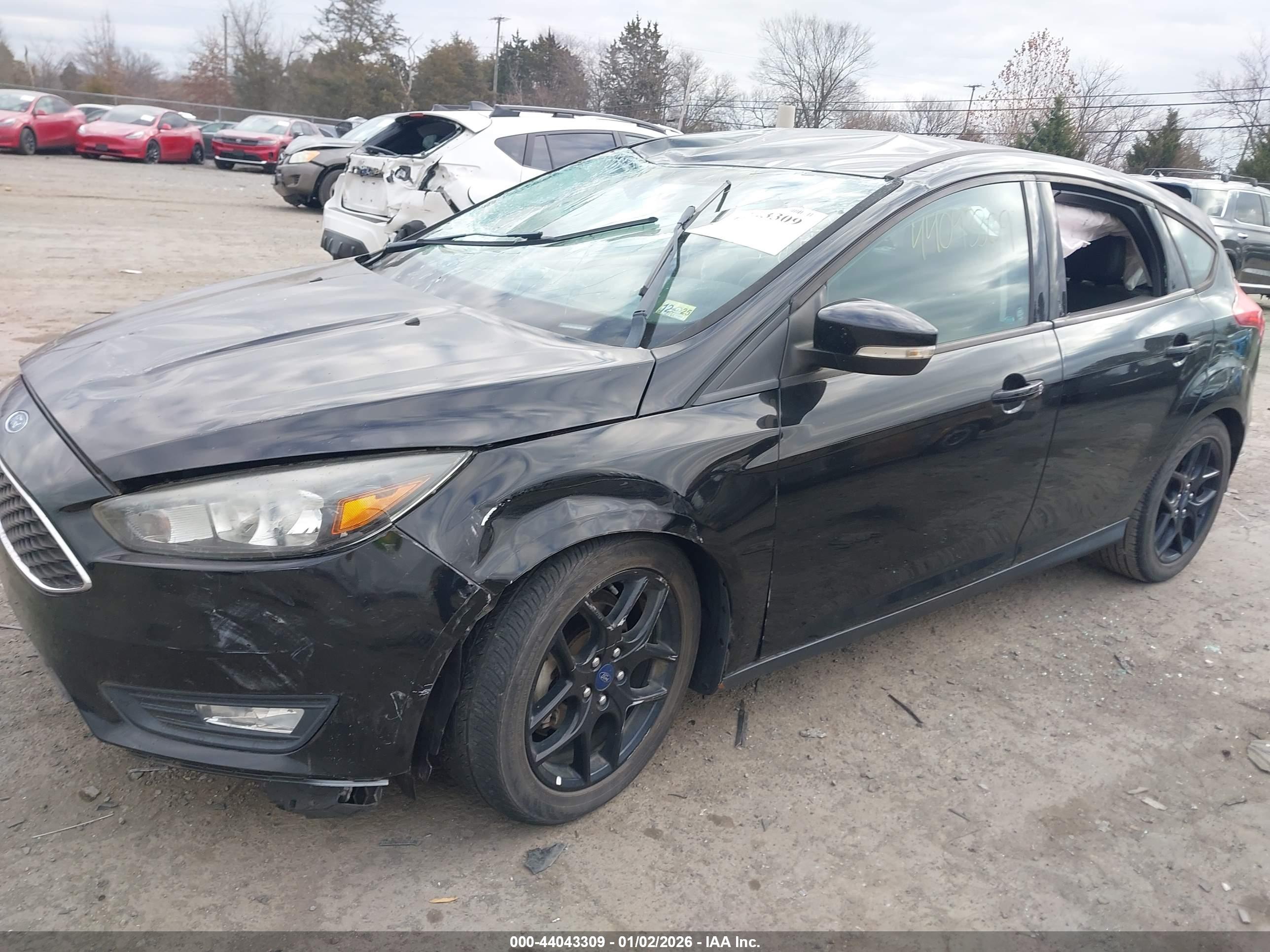 FORD FOCUS image 2