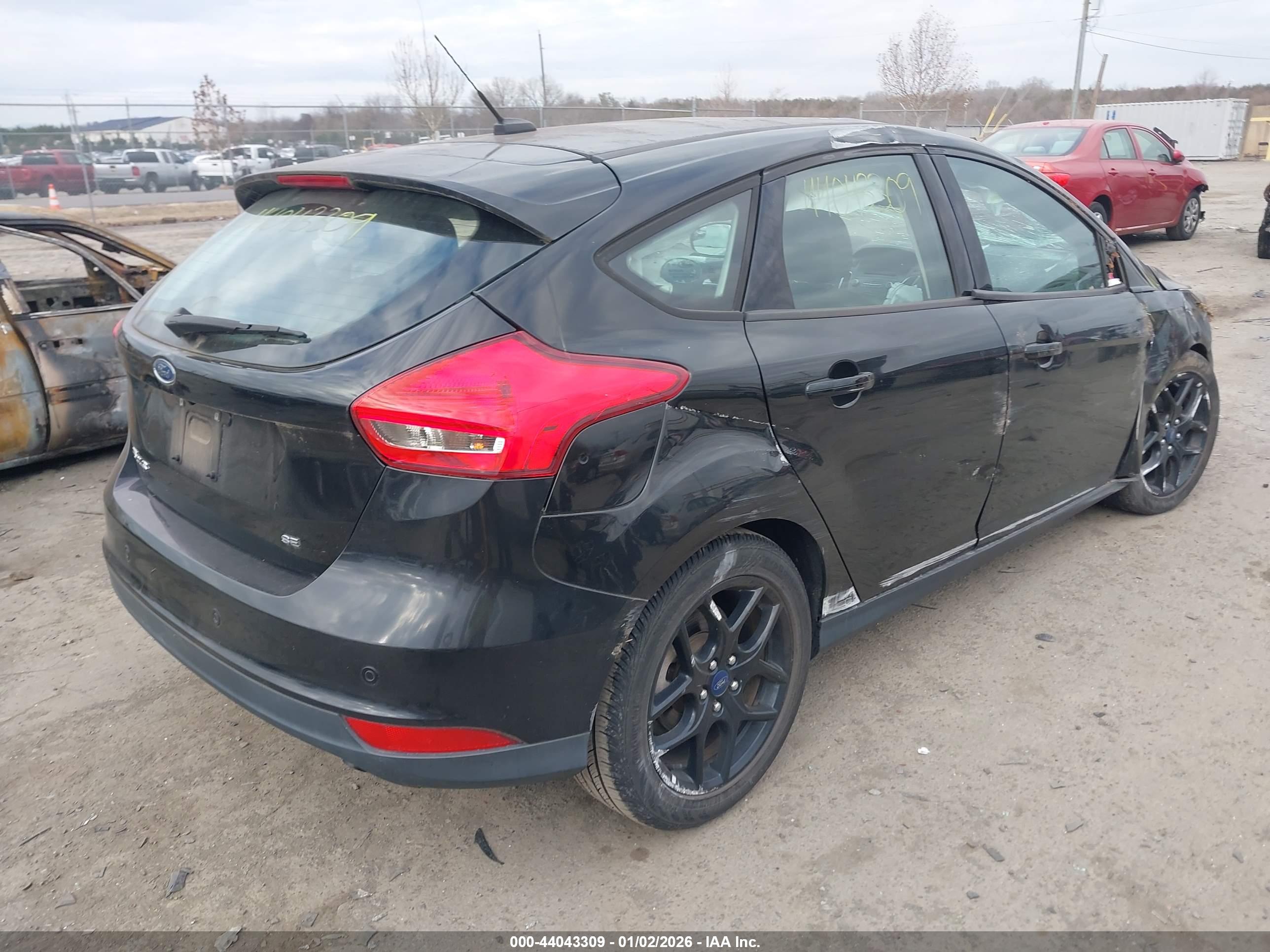 FORD FOCUS image 4
