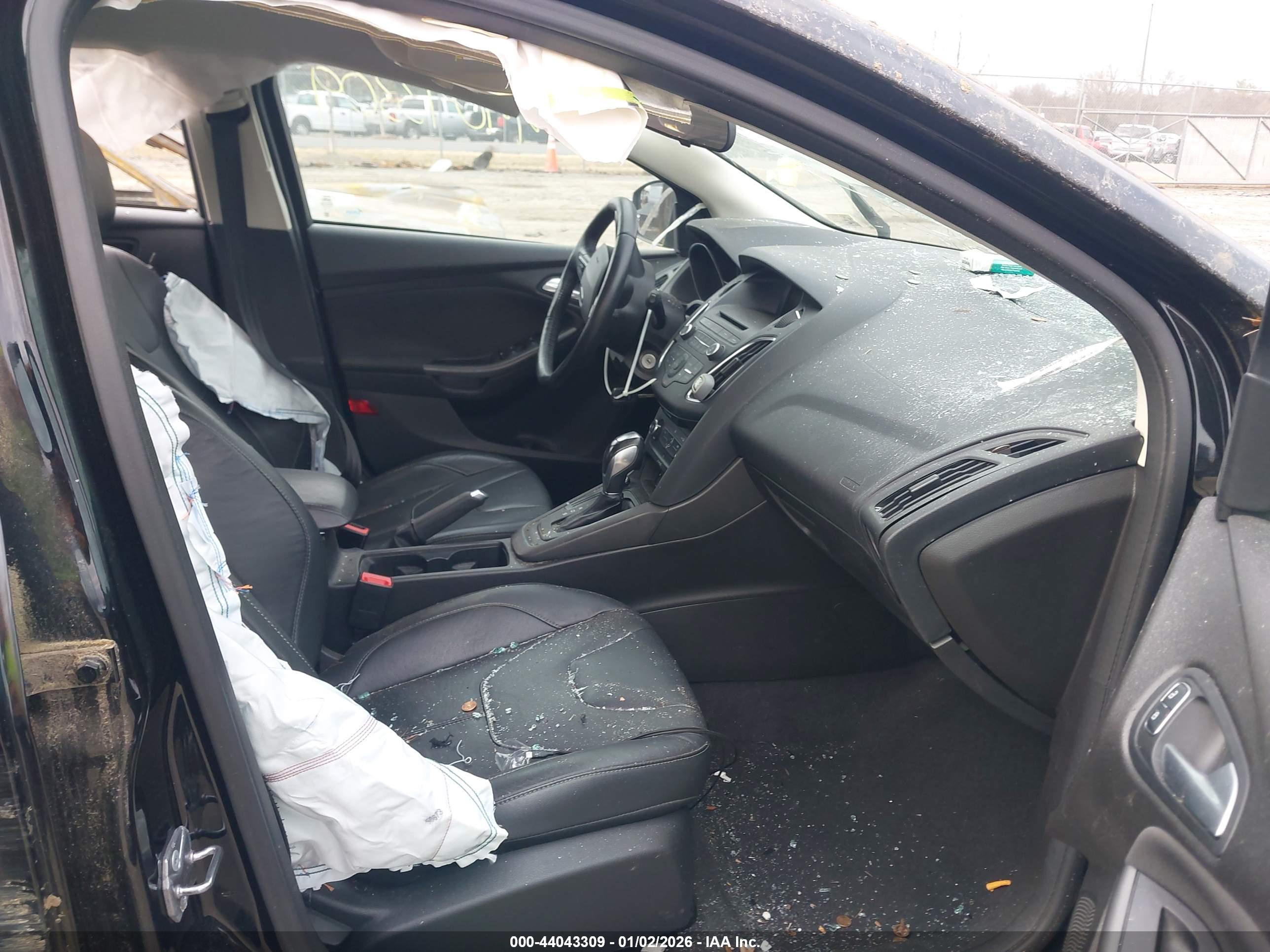 FORD FOCUS image 5