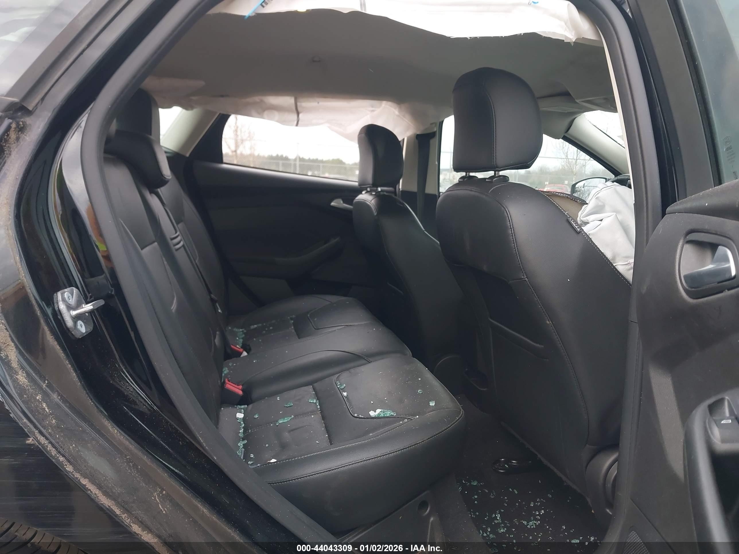 FORD FOCUS image 8