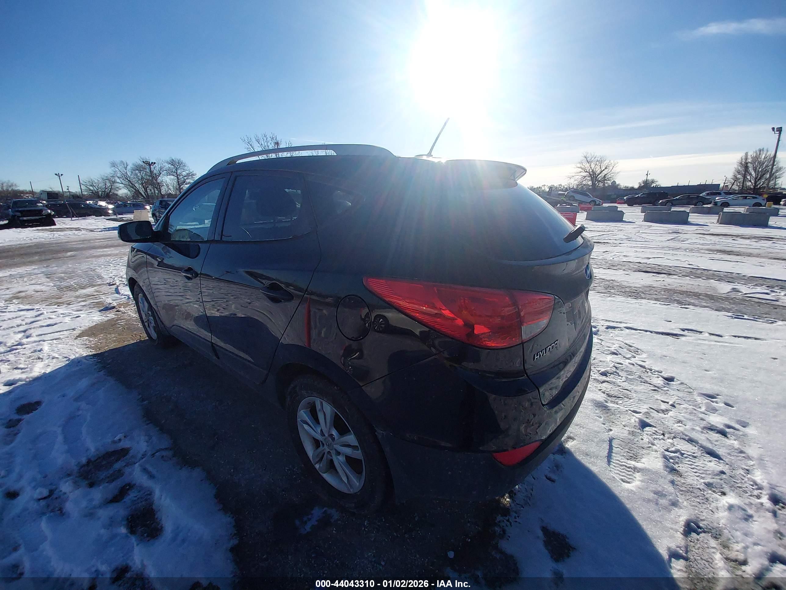 HYUNDAI TUCSON image 3