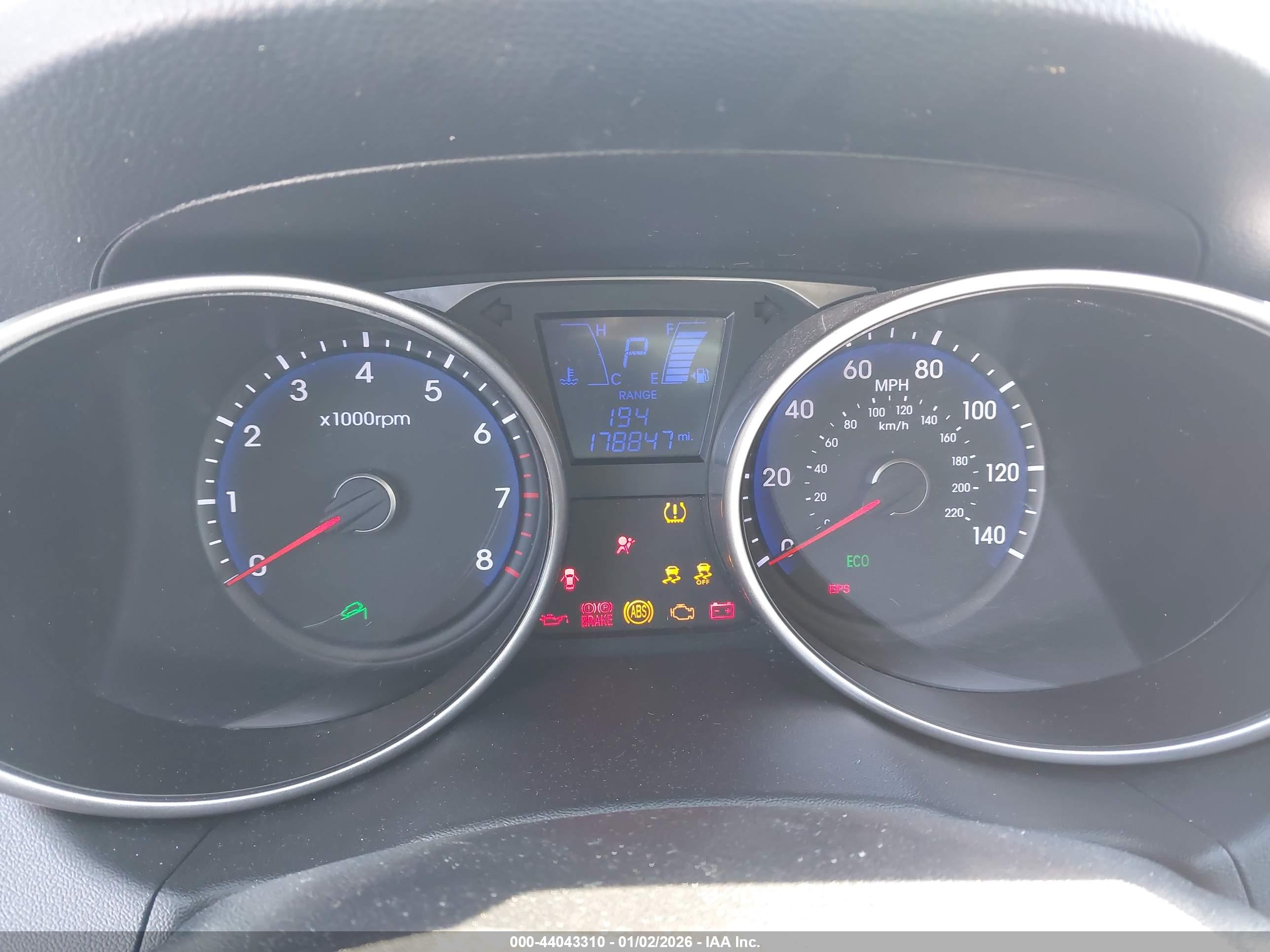 HYUNDAI TUCSON image 7