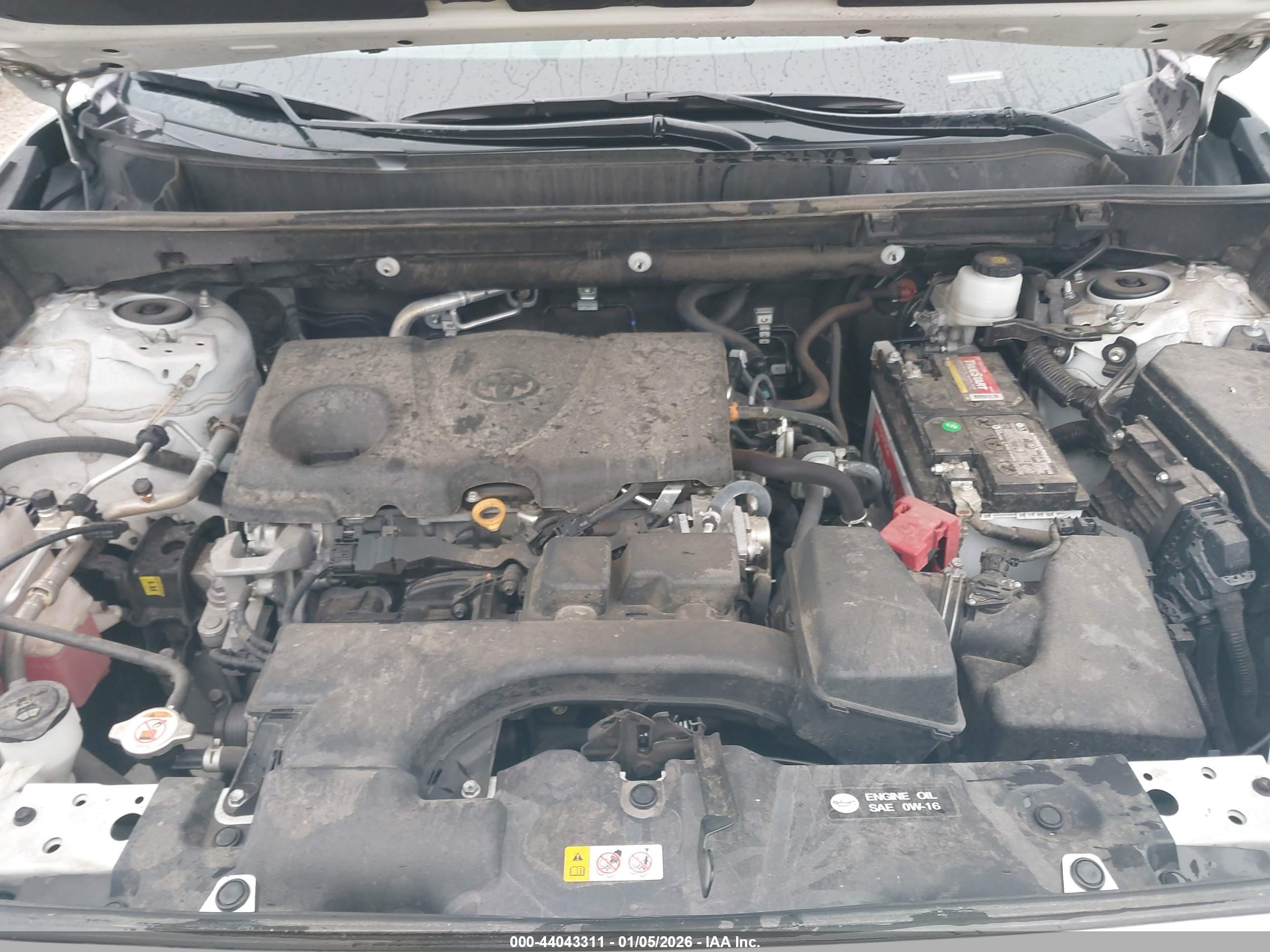TOYOTA RAV4 image 10