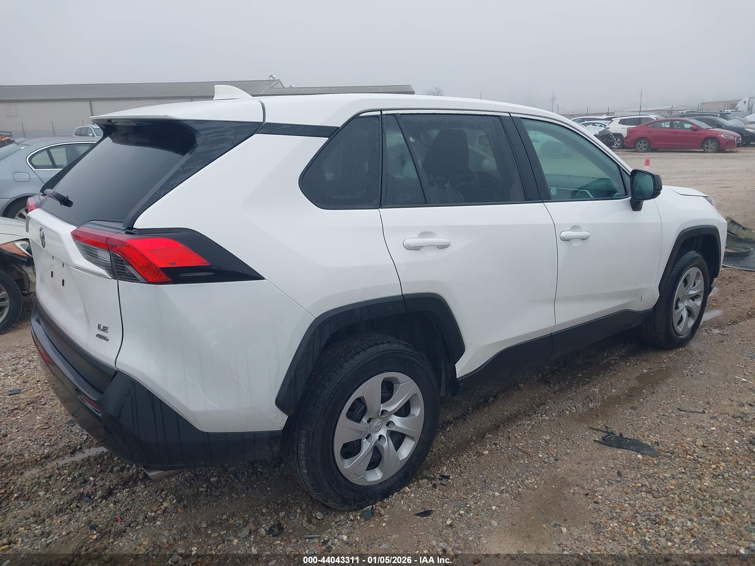 TOYOTA RAV4 image 4