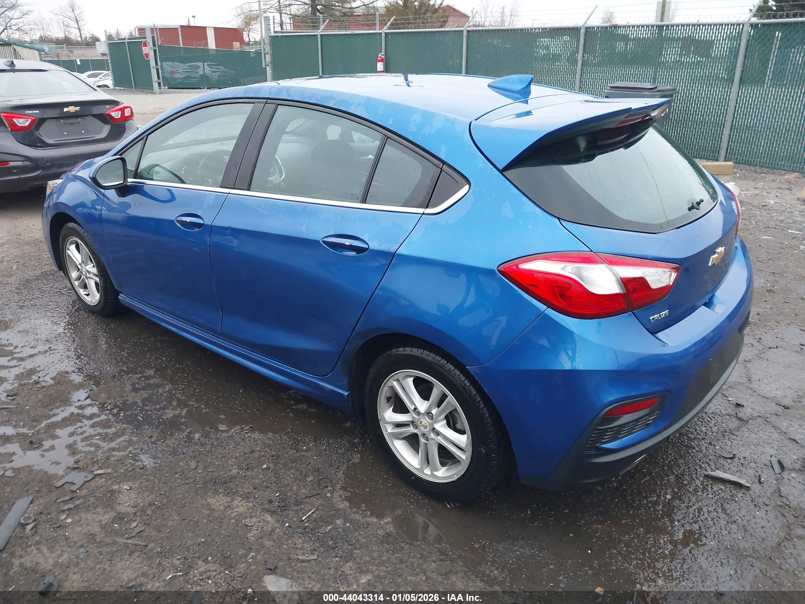 CHEVROLET CRUZE image 3