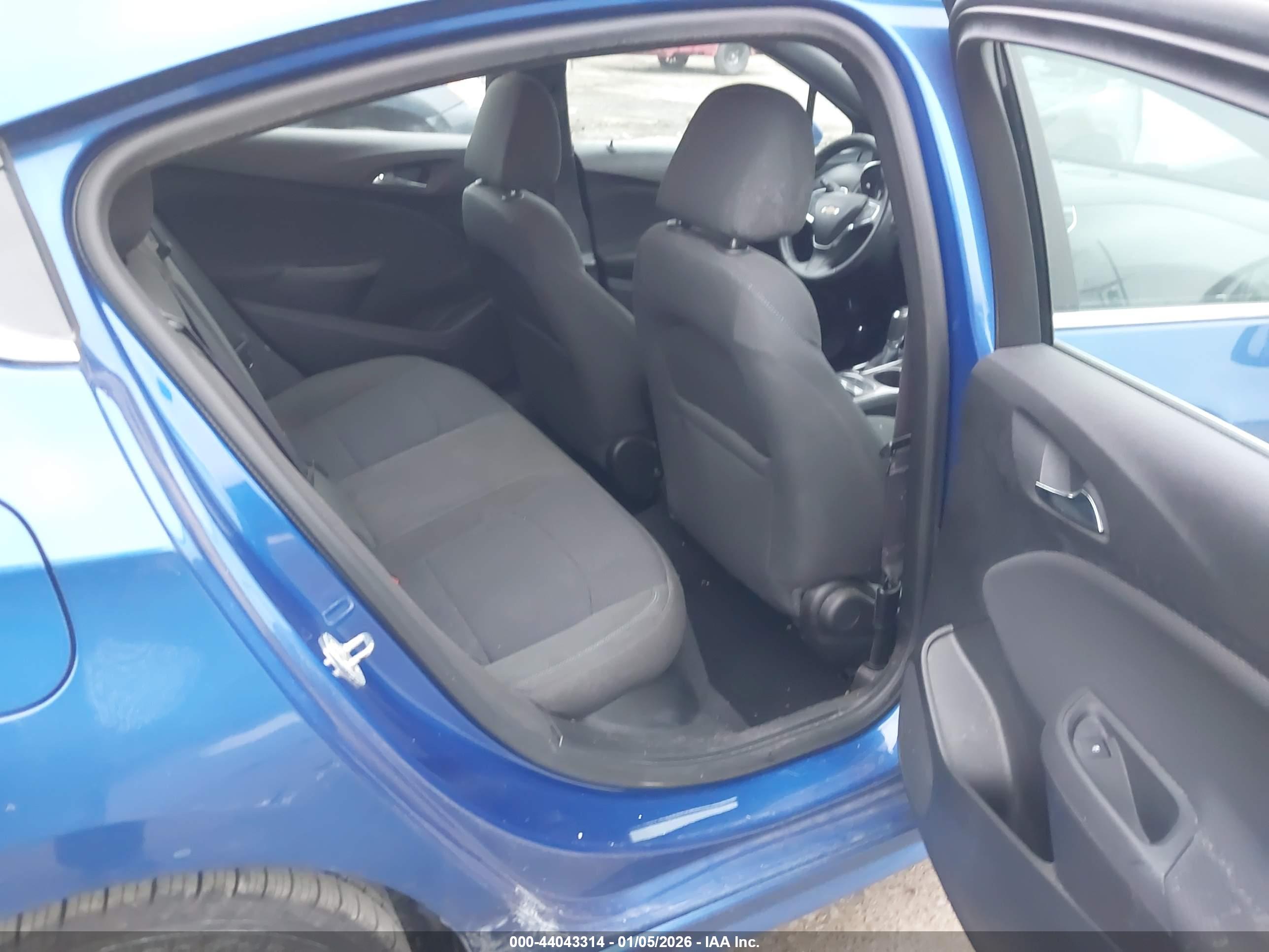 CHEVROLET CRUZE image 8