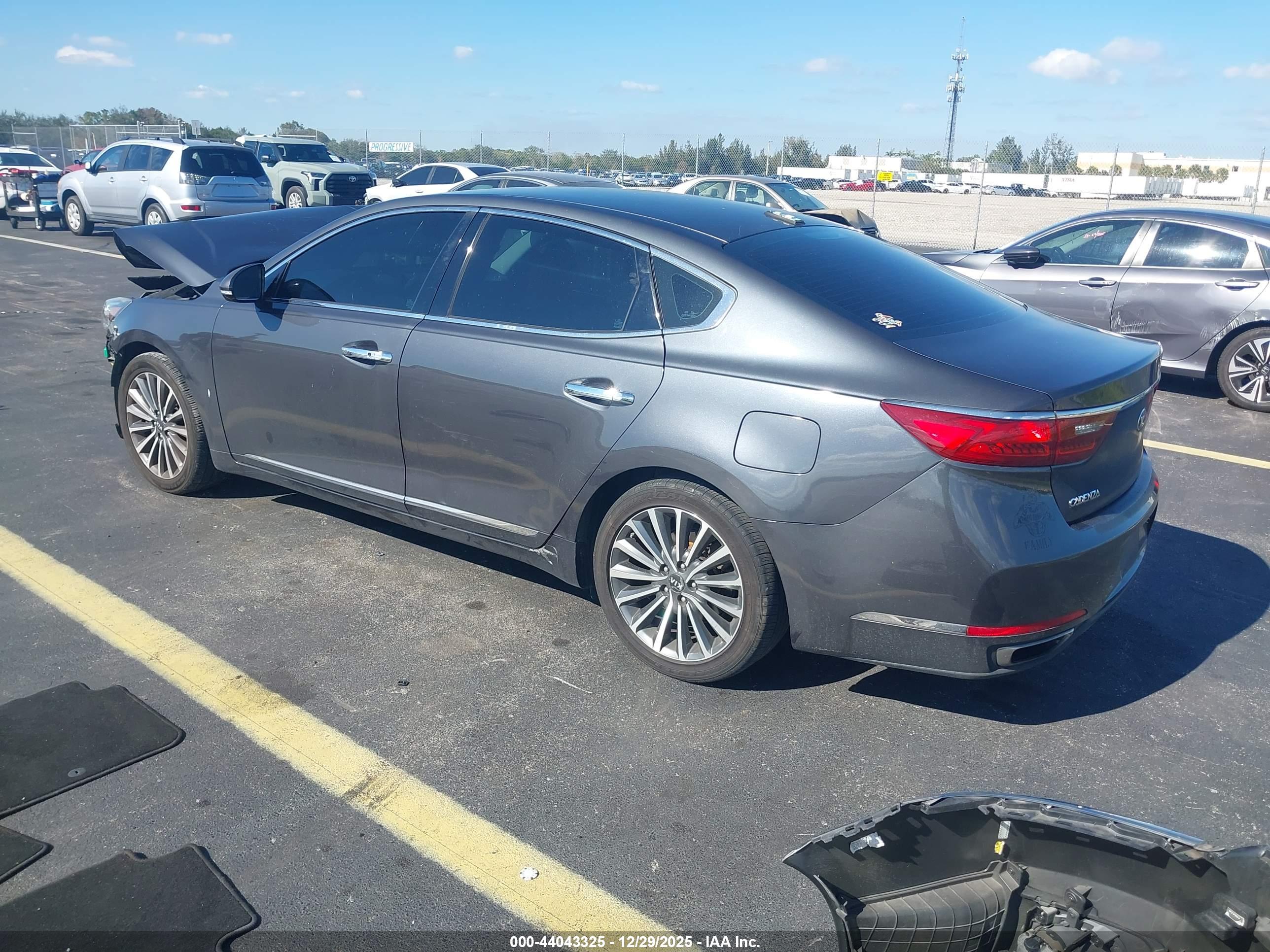 KIA CADENZA image 3