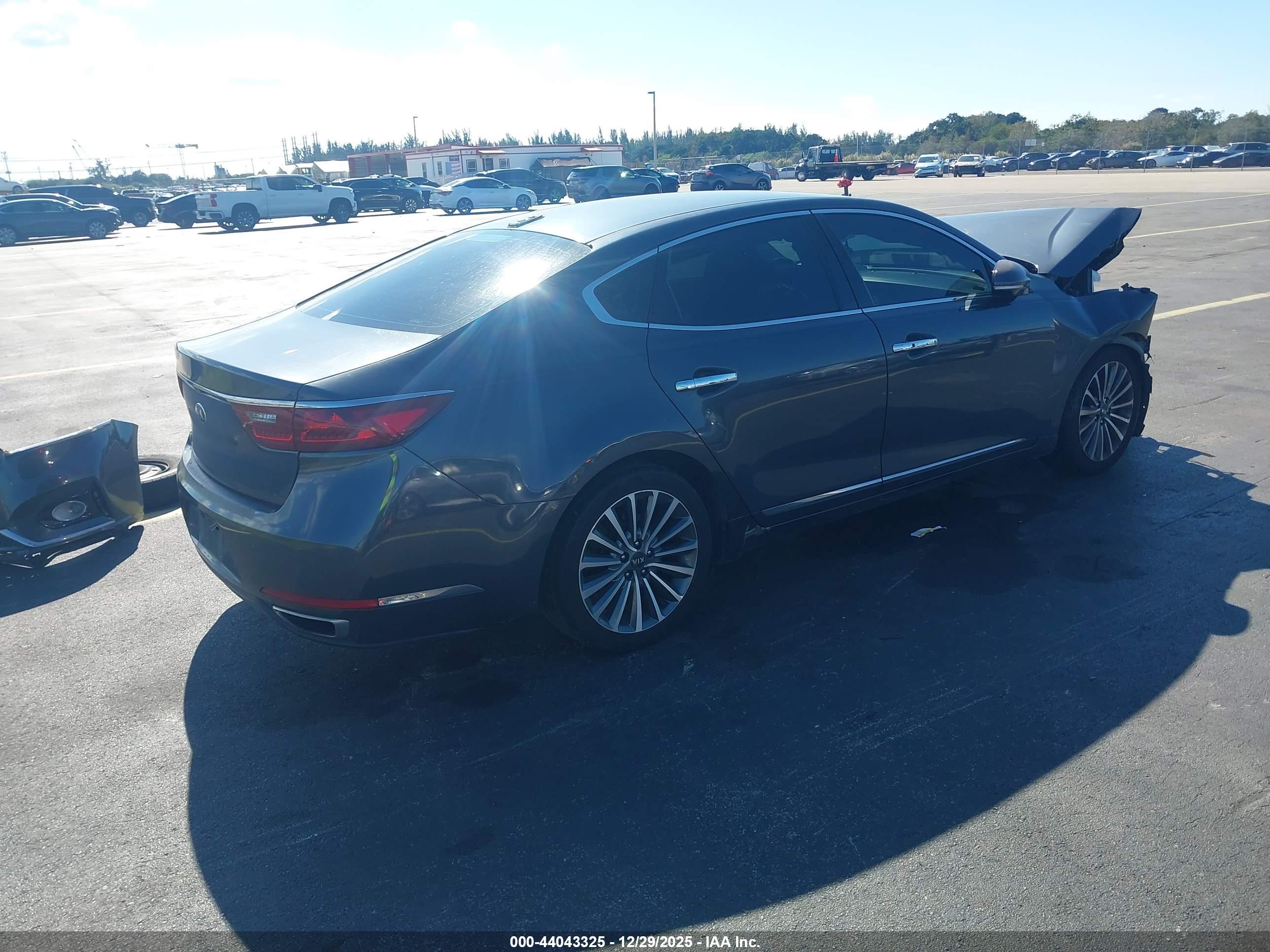 KIA CADENZA image 4