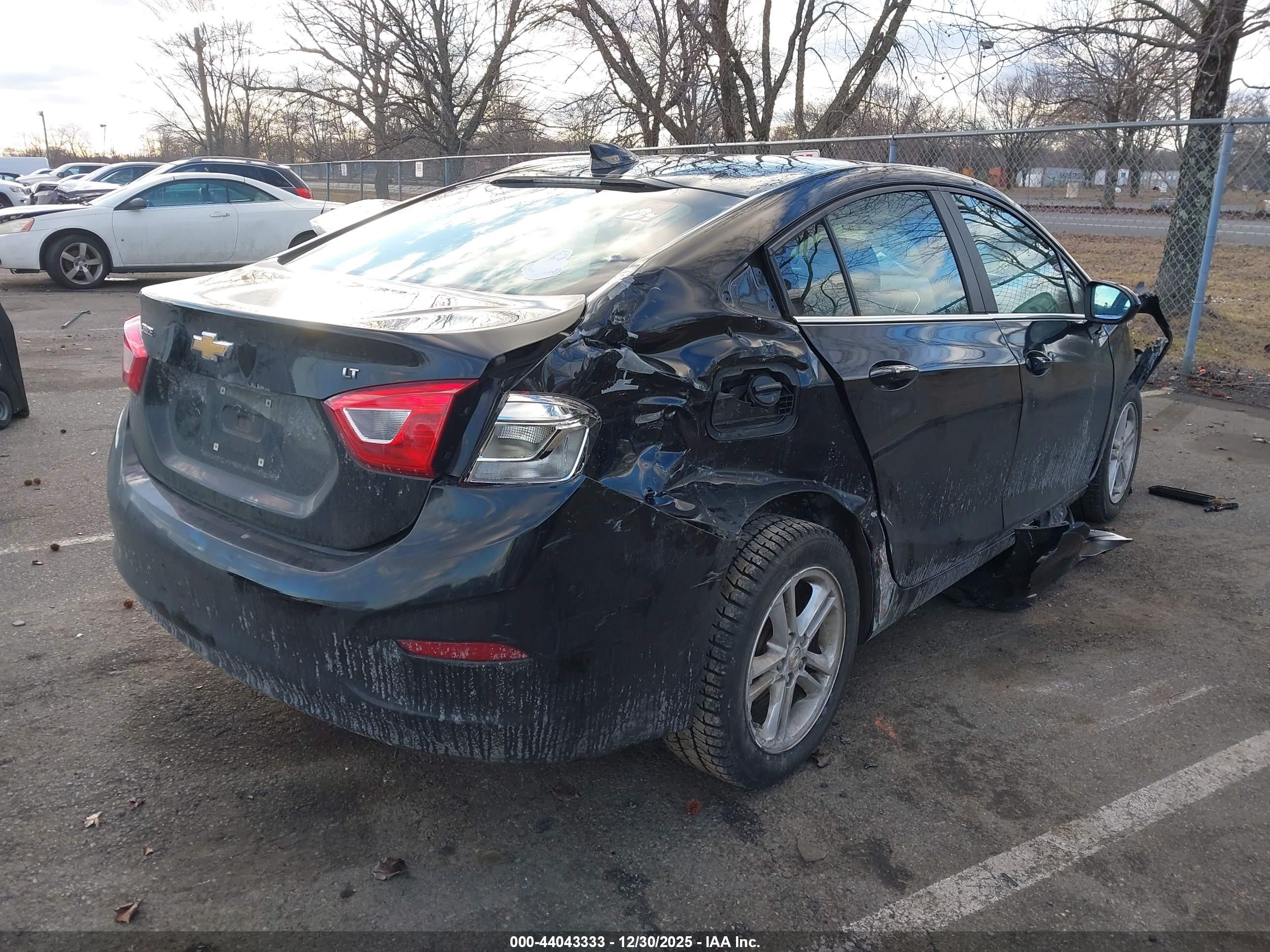 CHEVROLET CRUZE image 4