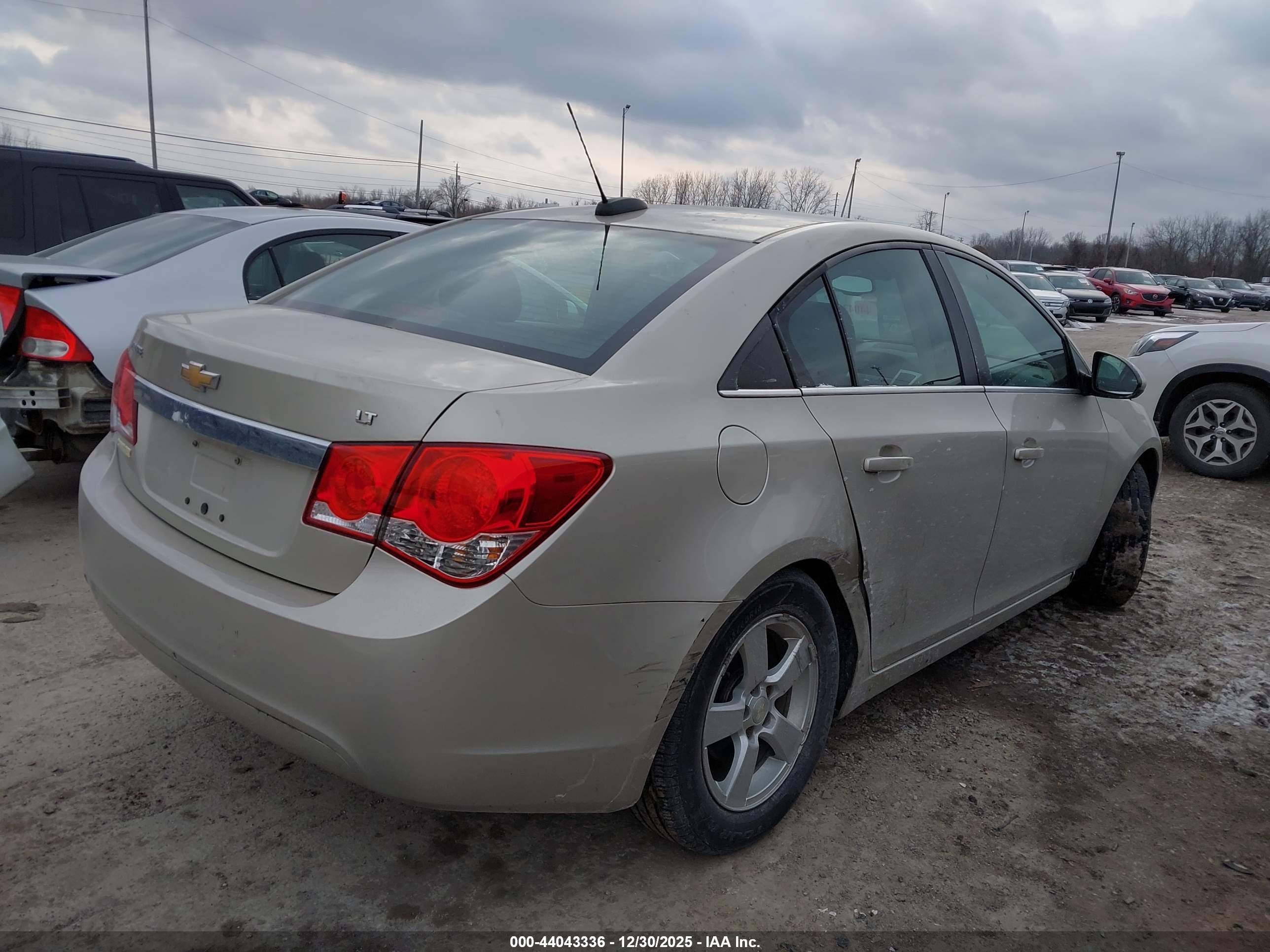 CHEVROLET CRUZE image 4