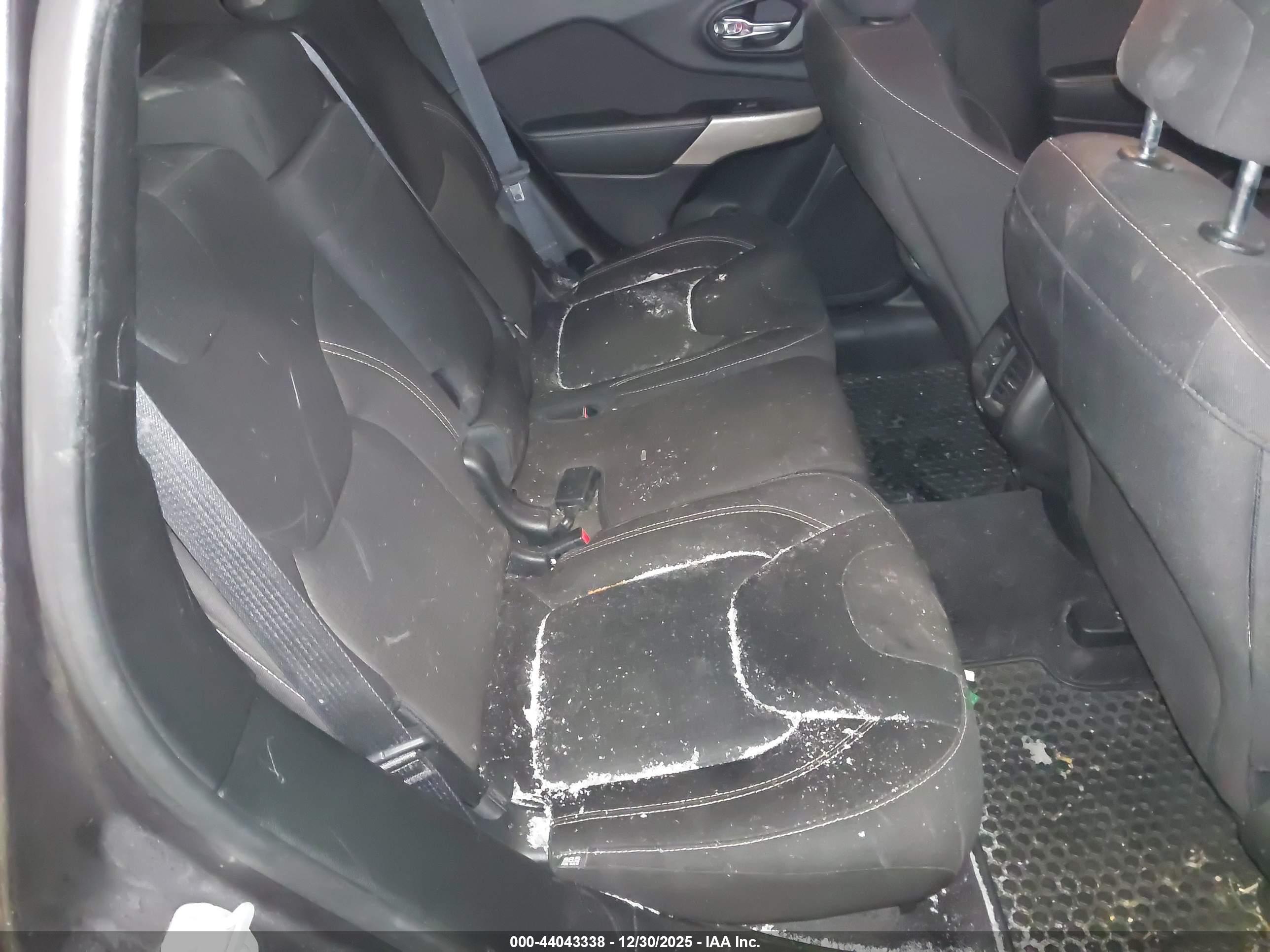 JEEP CHEROKEE image 8