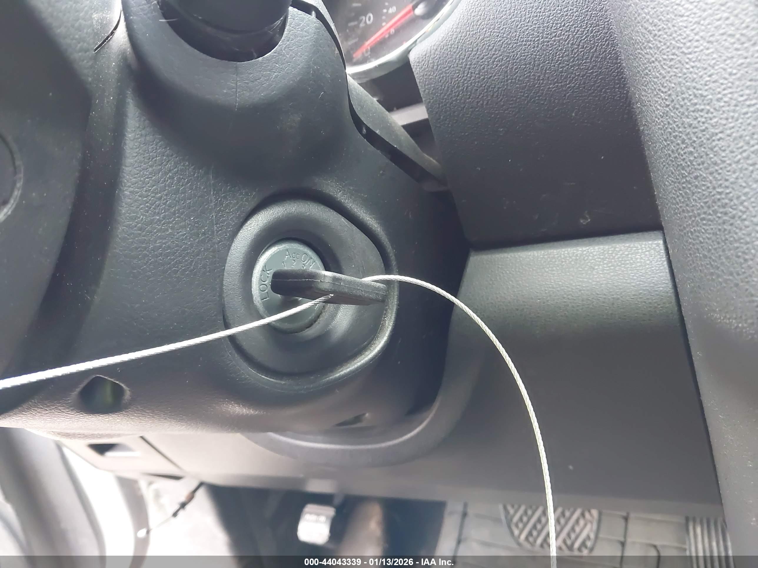 NISSAN ROGUE image 11