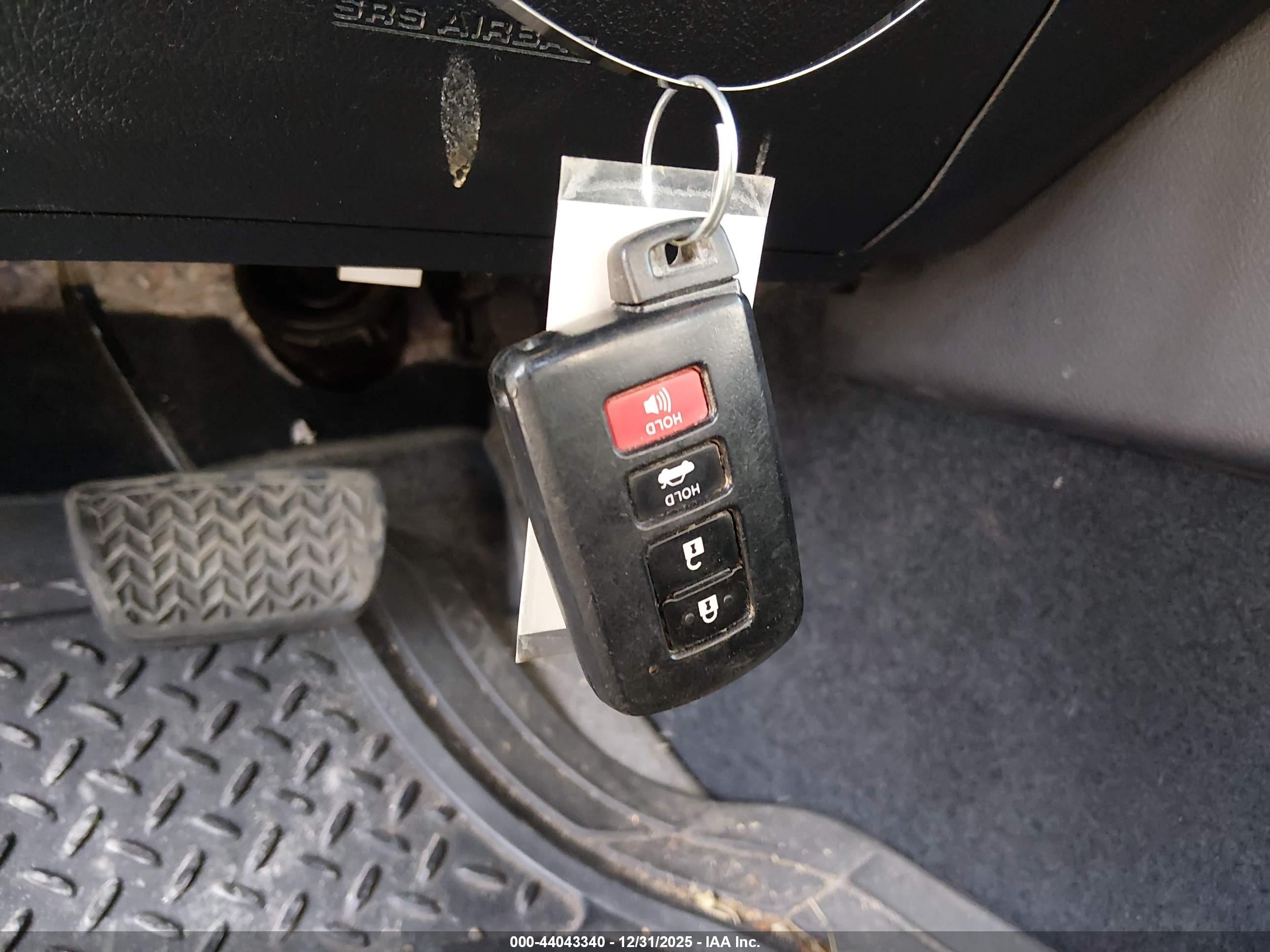 TOYOTA CAMRY image 11