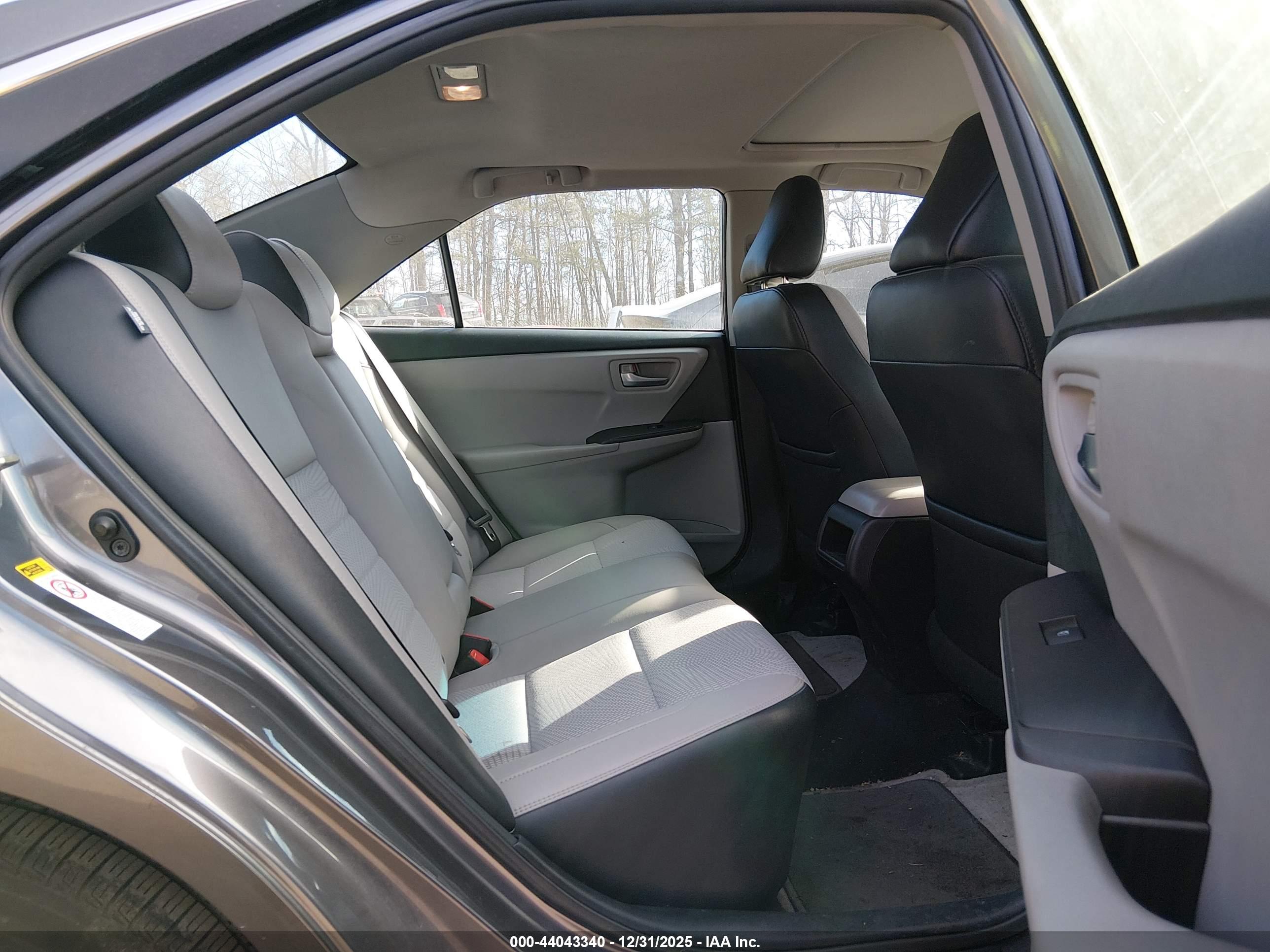 TOYOTA CAMRY image 8