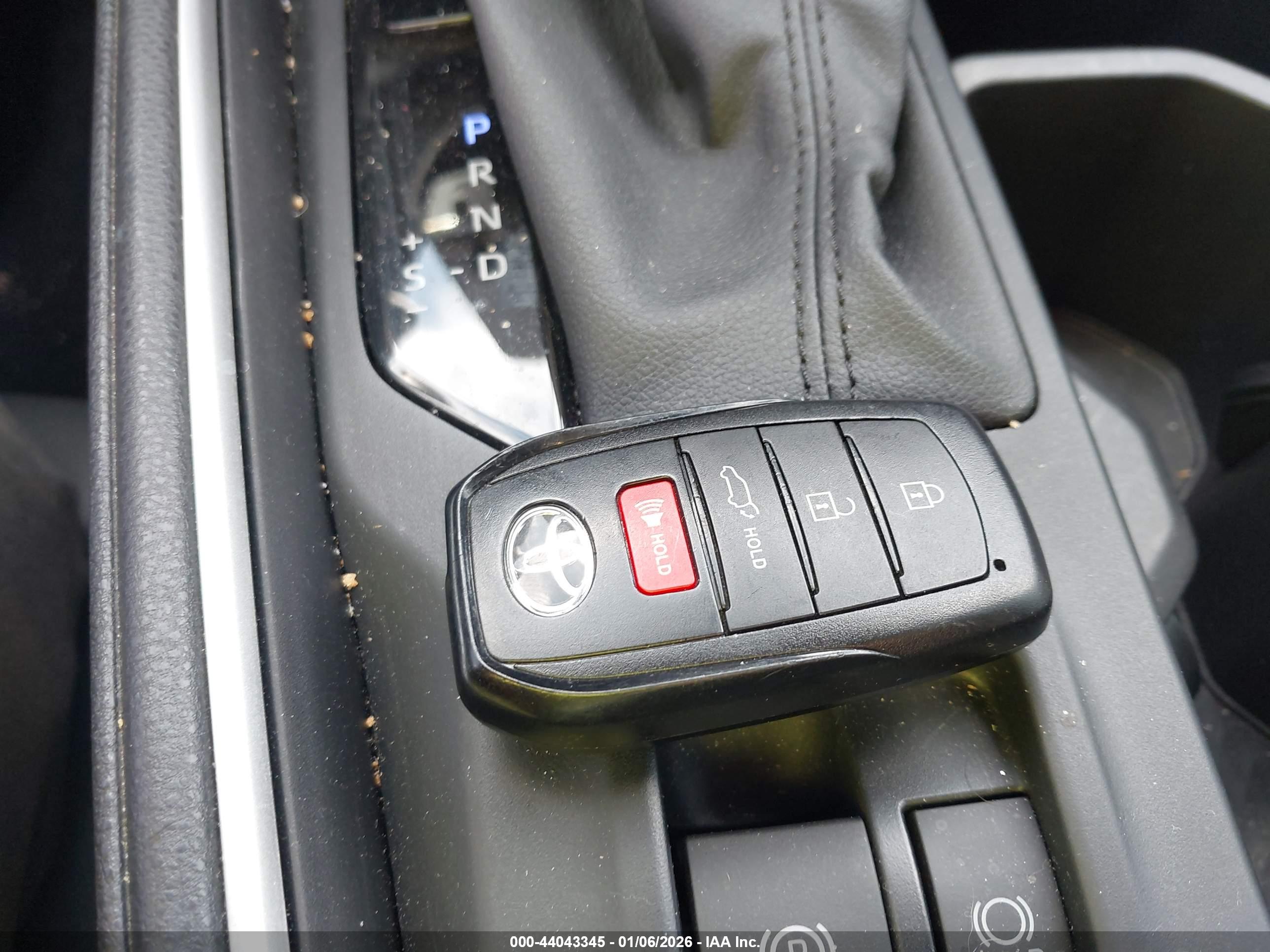 TOYOTA GRAND image 11