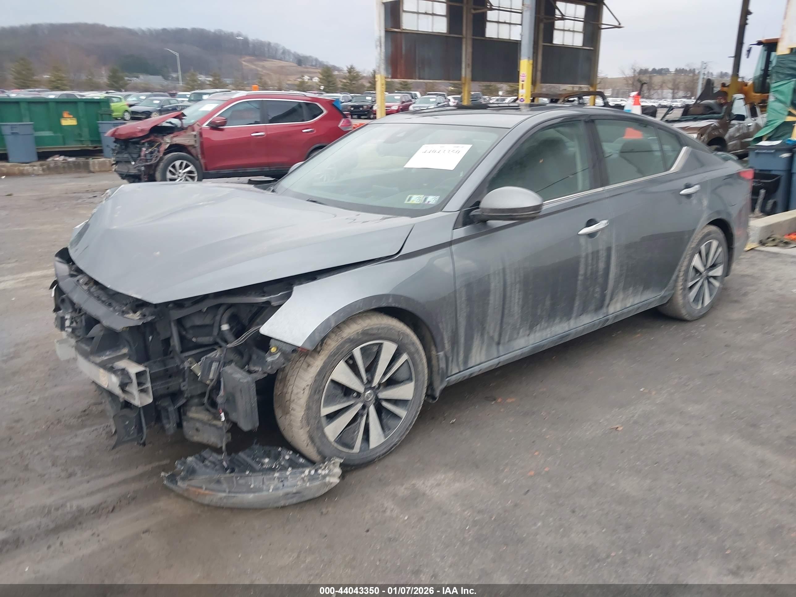 NISSAN ALTIMA image 2