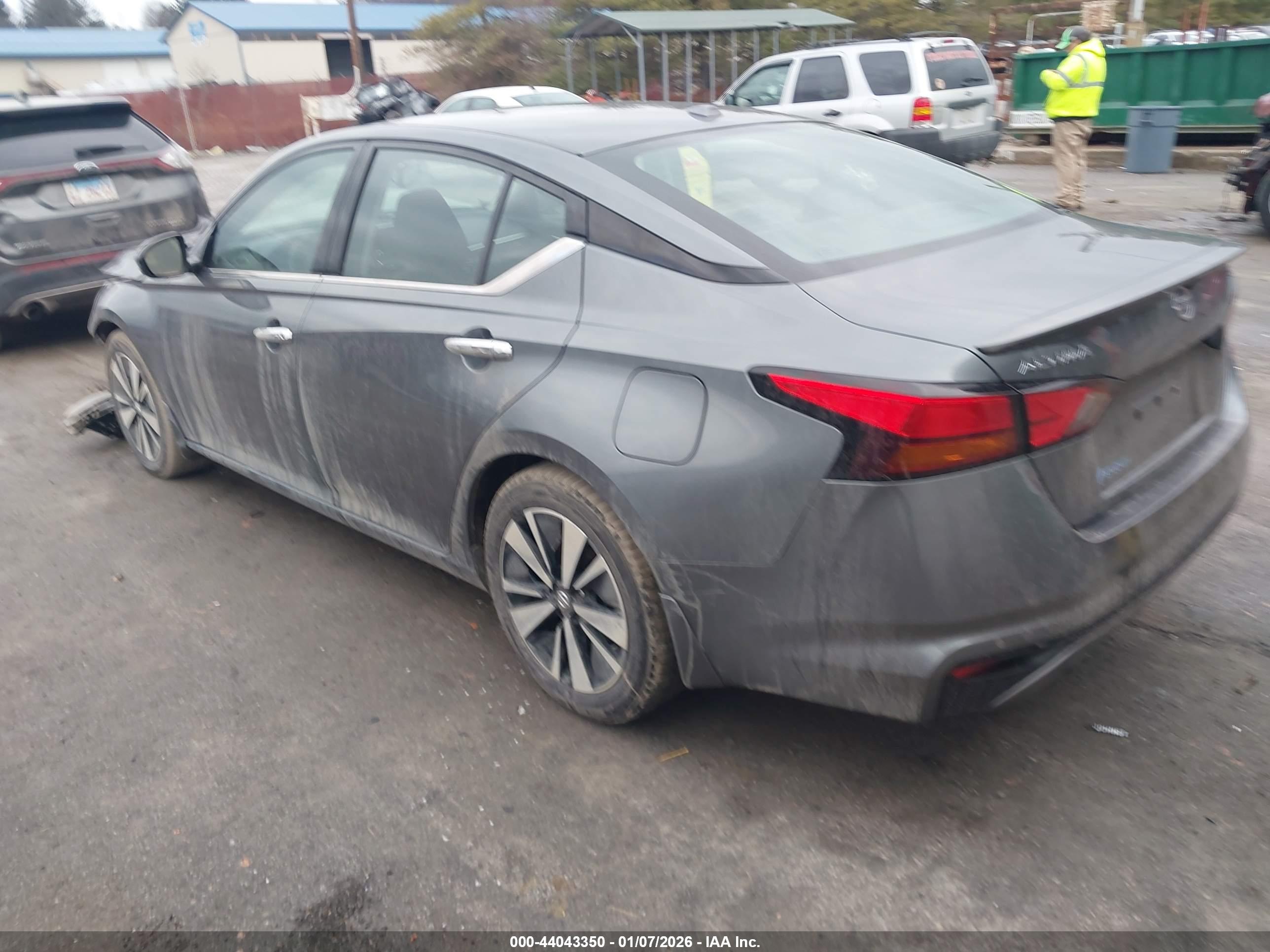 NISSAN ALTIMA image 3