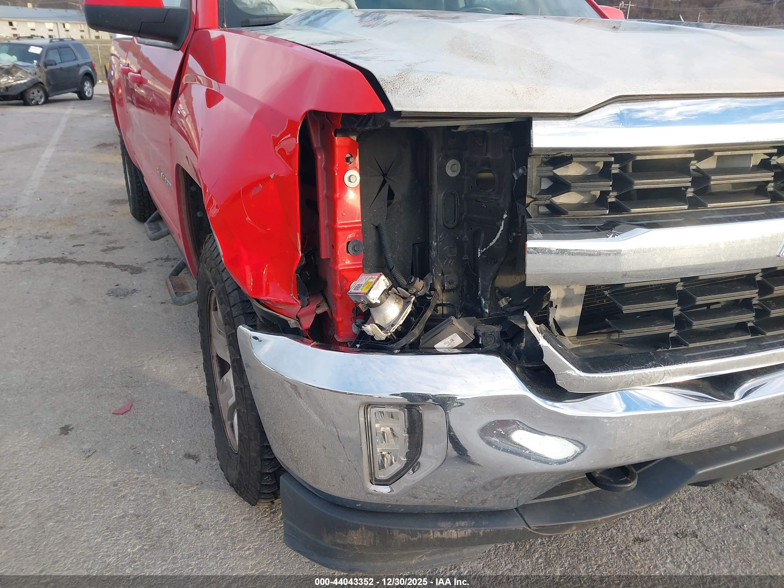 CHEVROLET SILVERADO image 6
