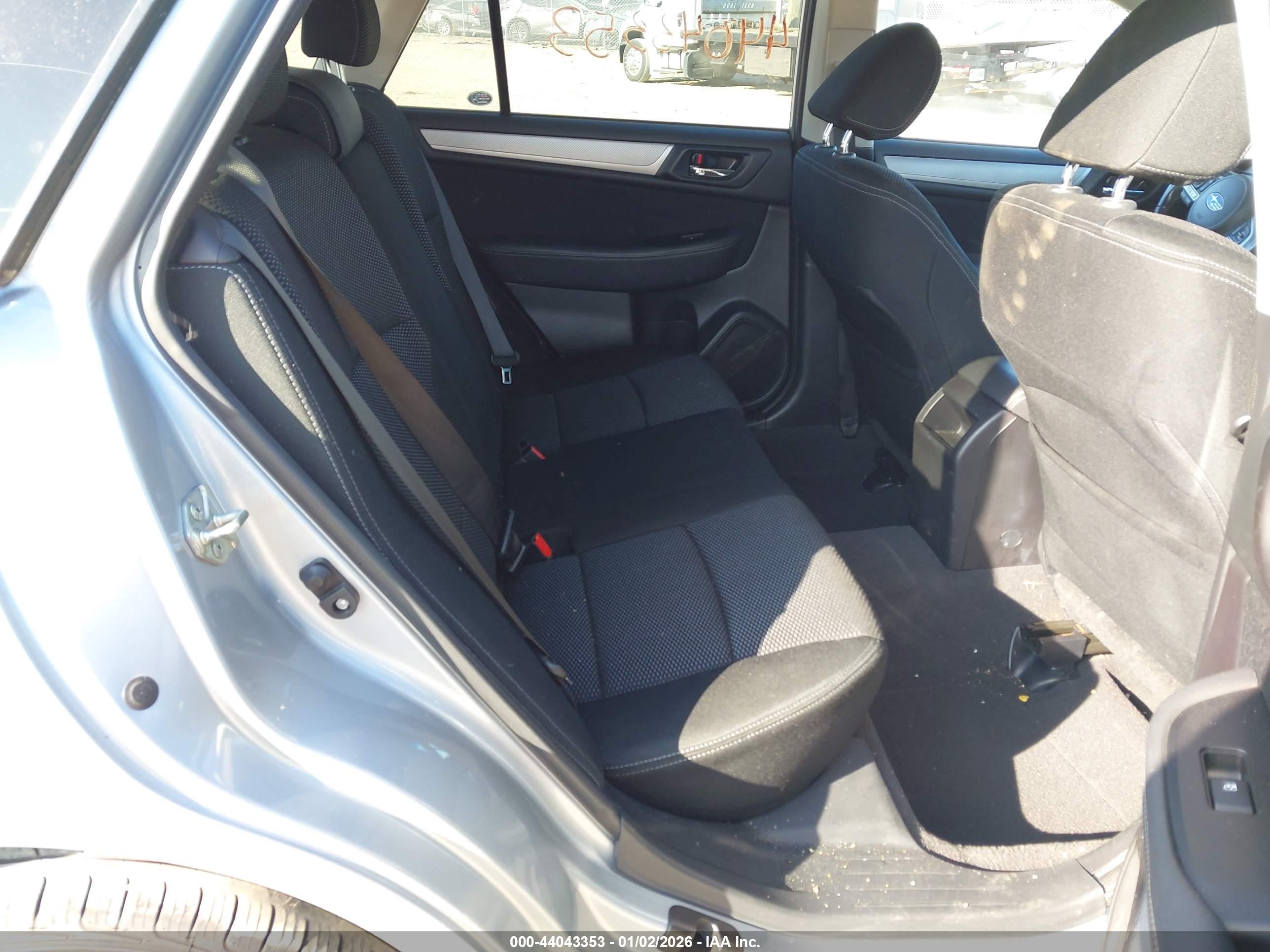 SUBARU OUTBACK image 8
