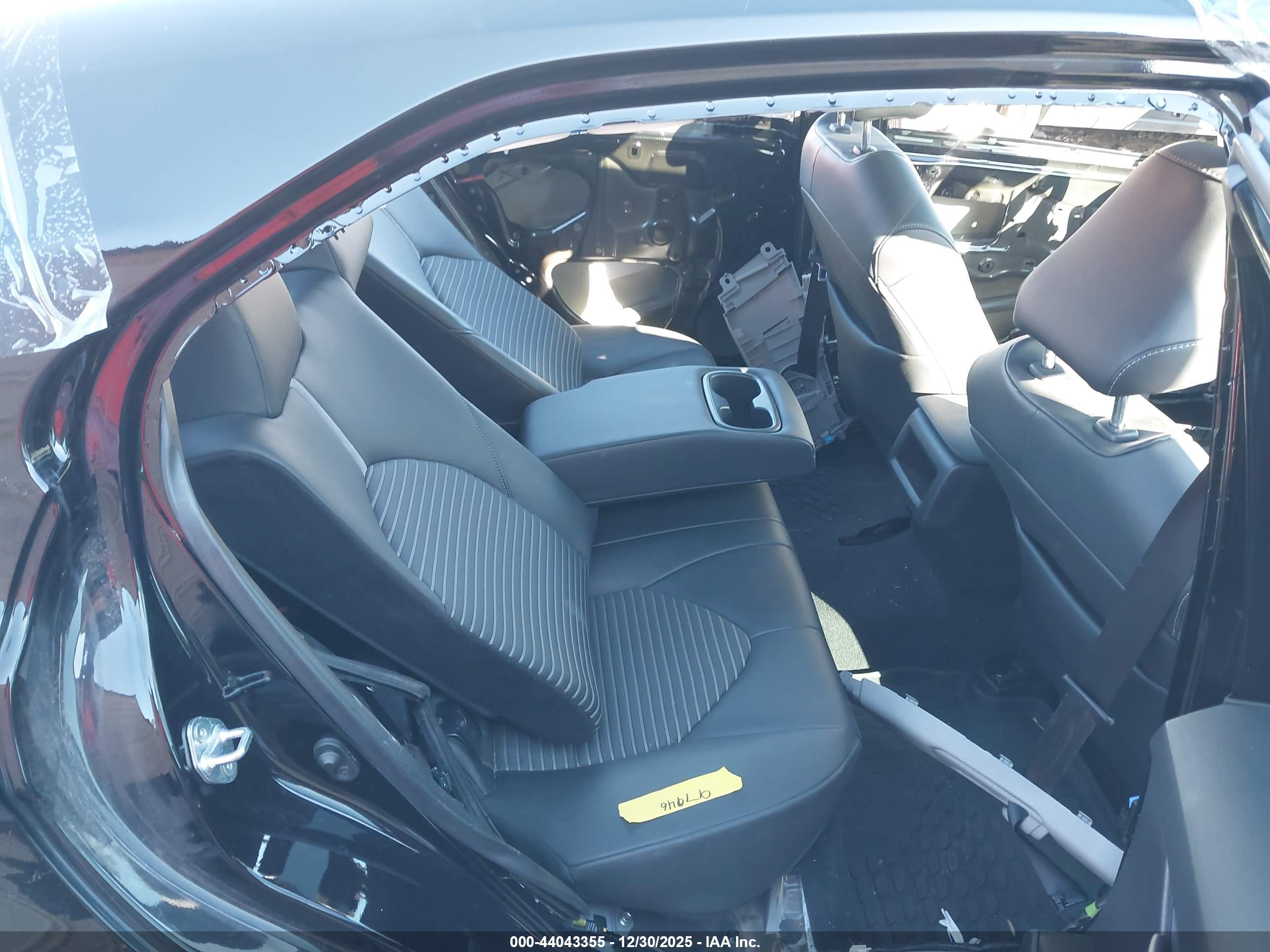 TOYOTA CAMRY image 8