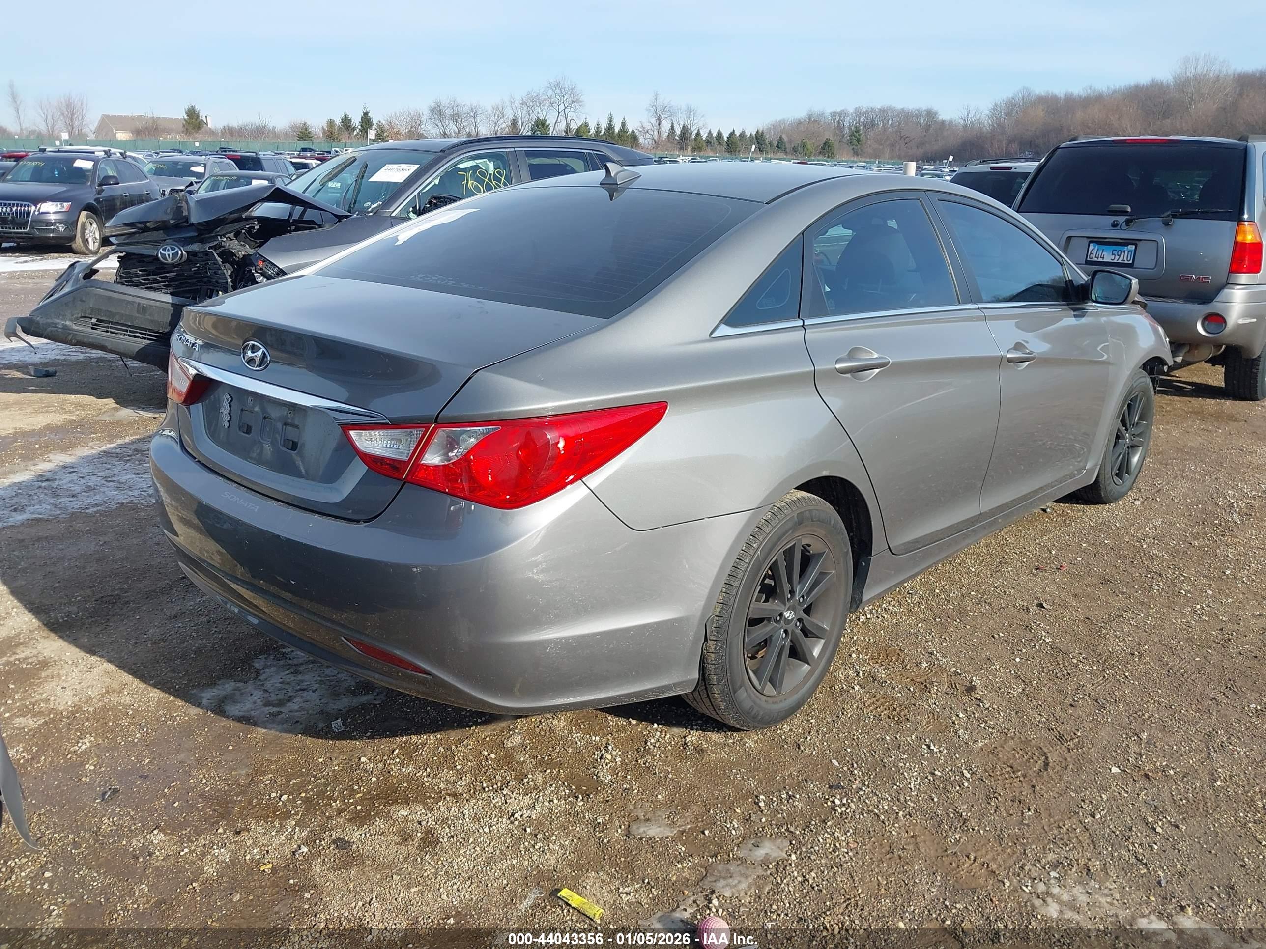 HYUNDAI SONATA image 4