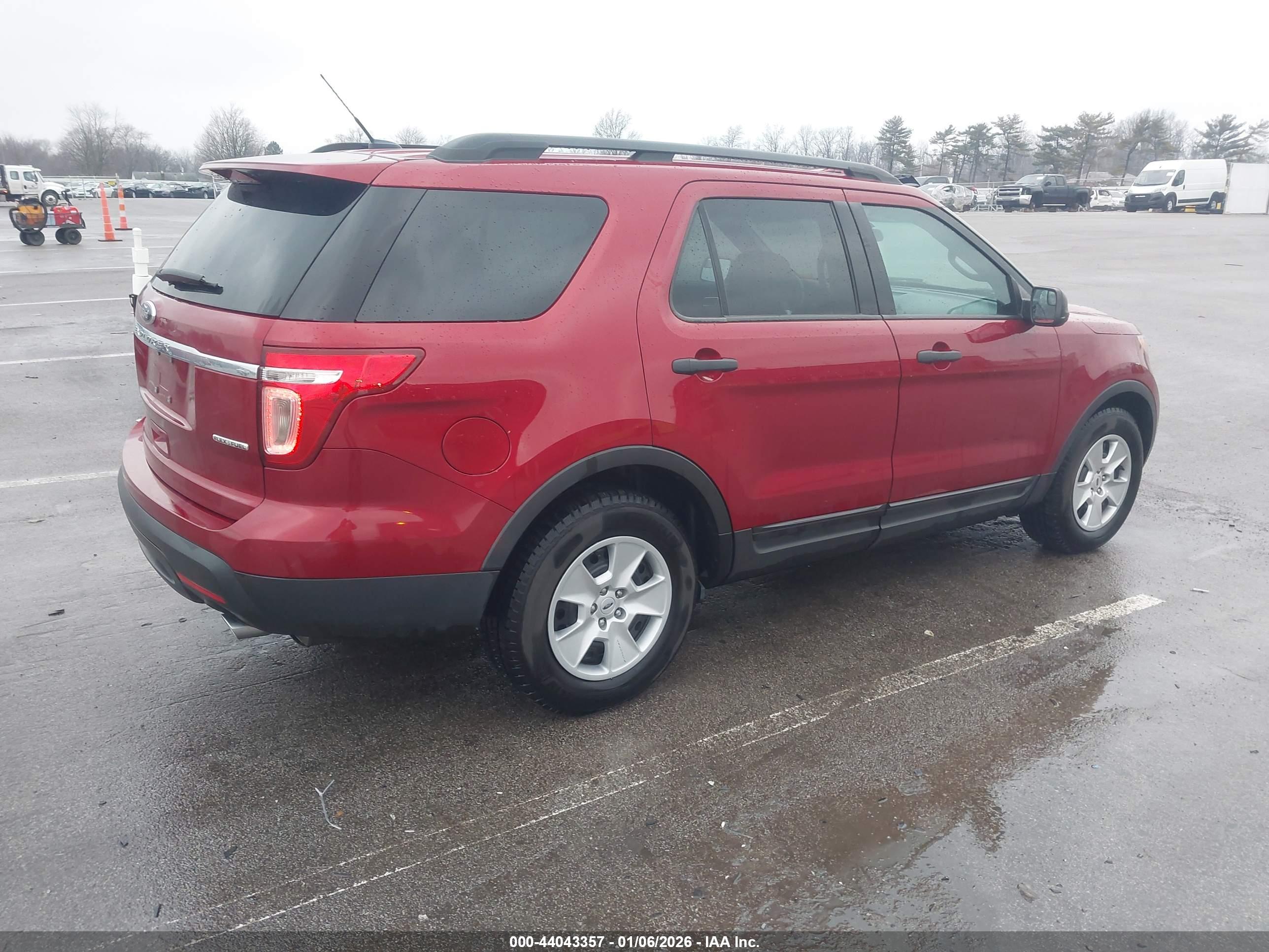 FORD EXPLORER image 4