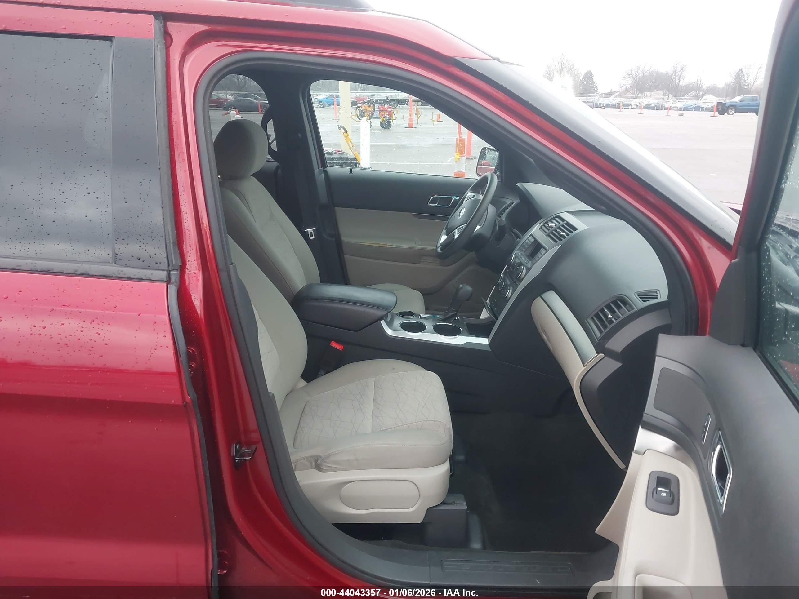 FORD EXPLORER image 5