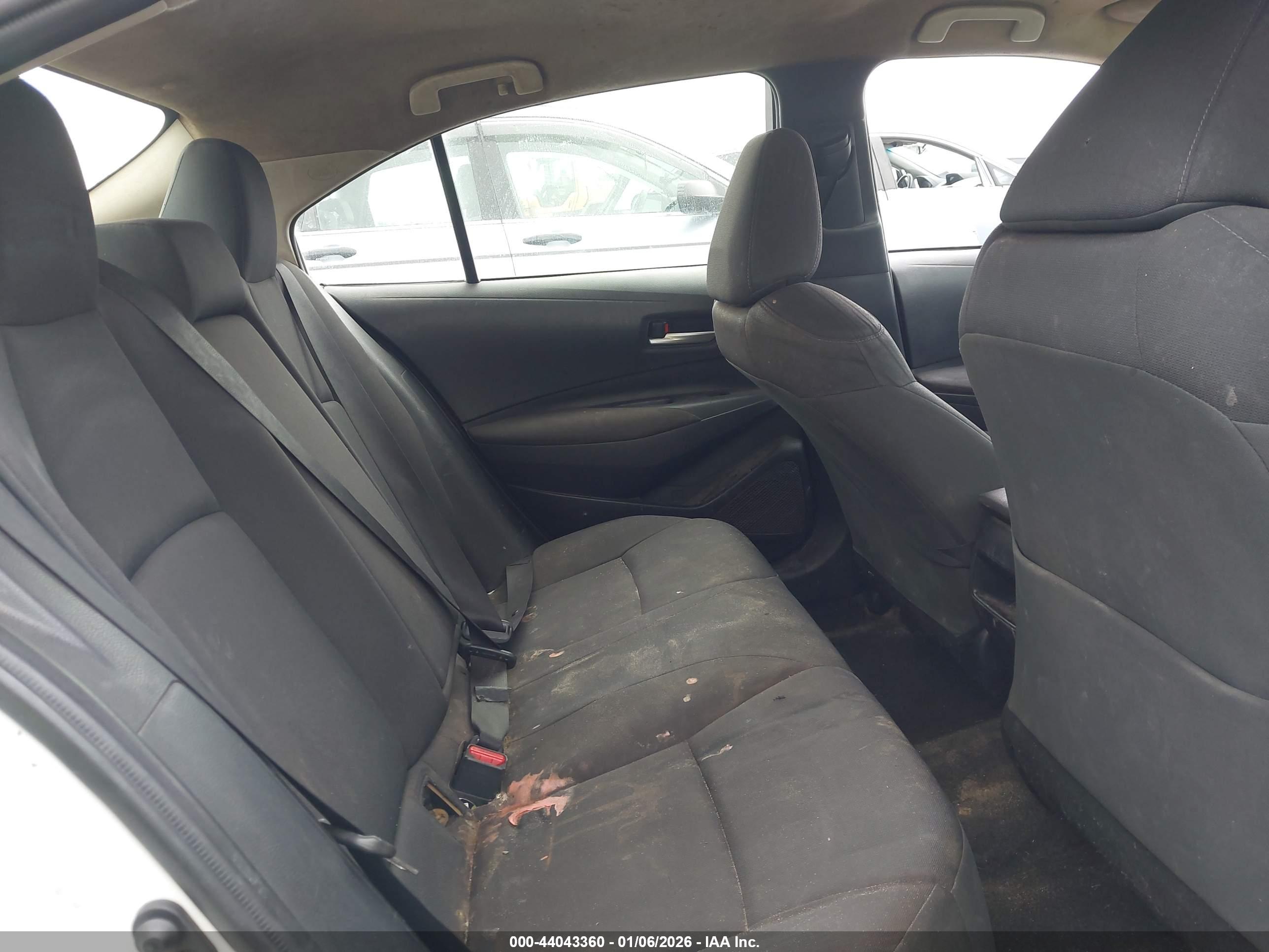 TOYOTA COROLLA image 8