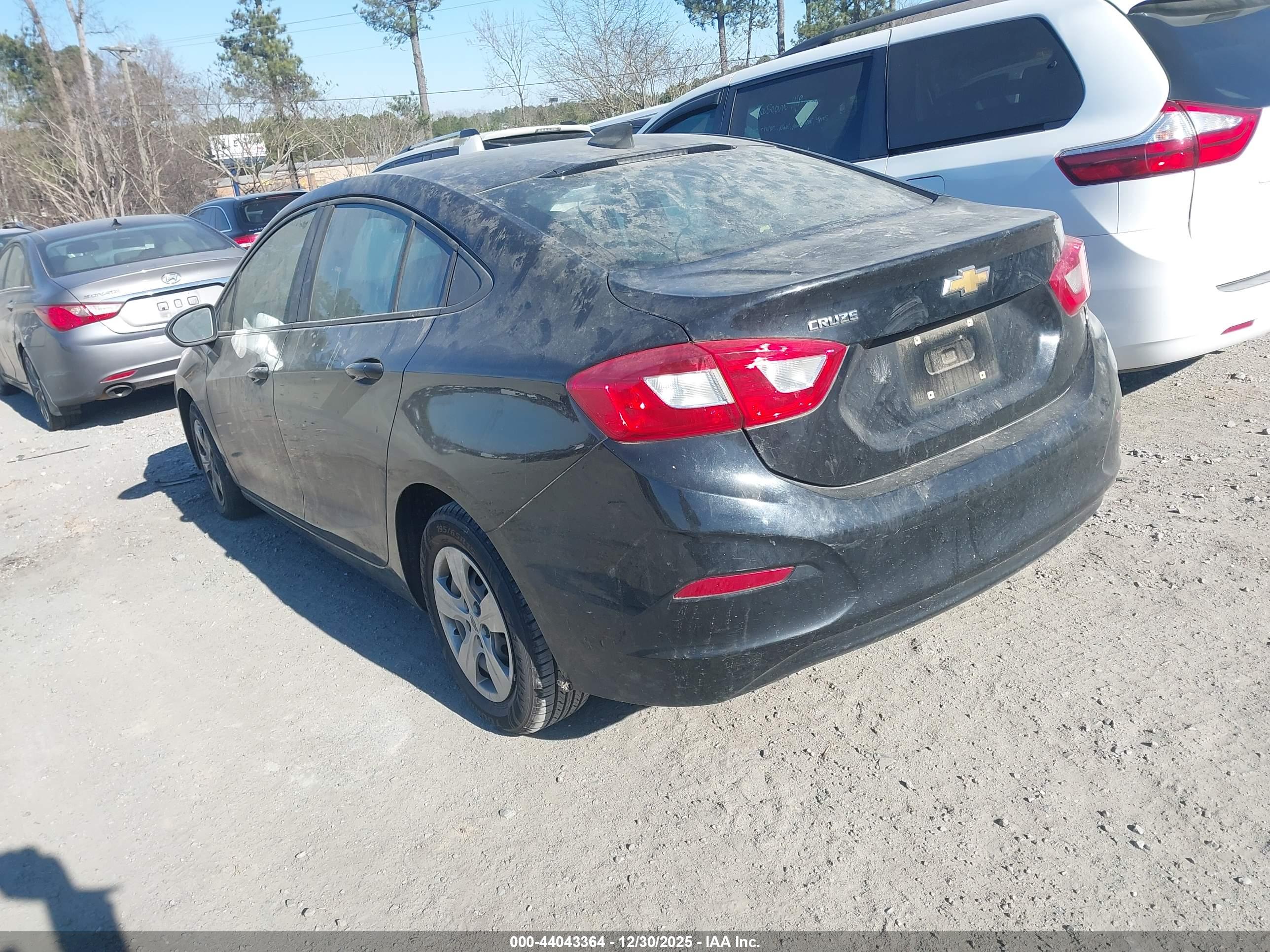 CHEVROLET CRUZE image 3