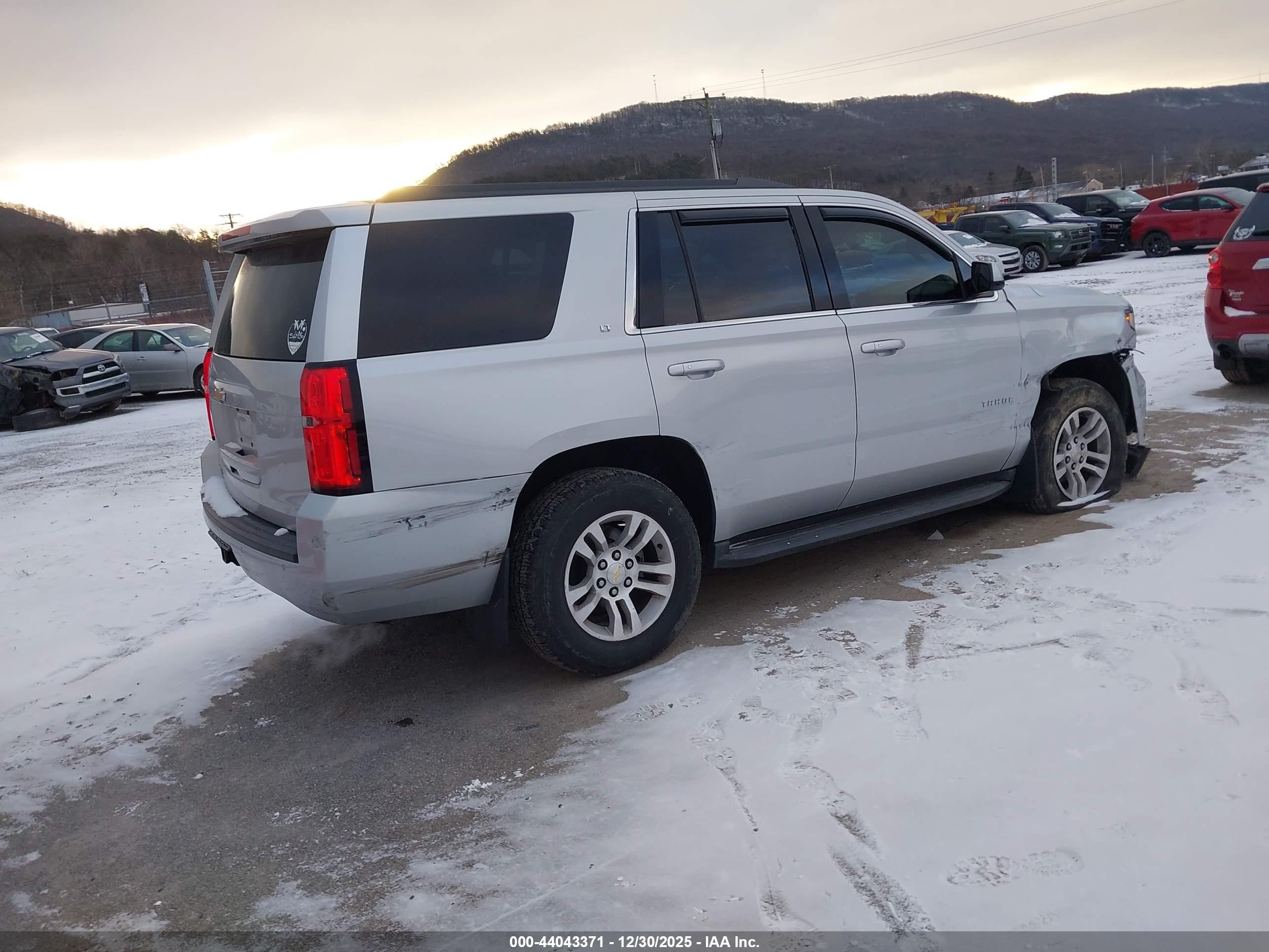 CHEVROLET TAHOE image 4