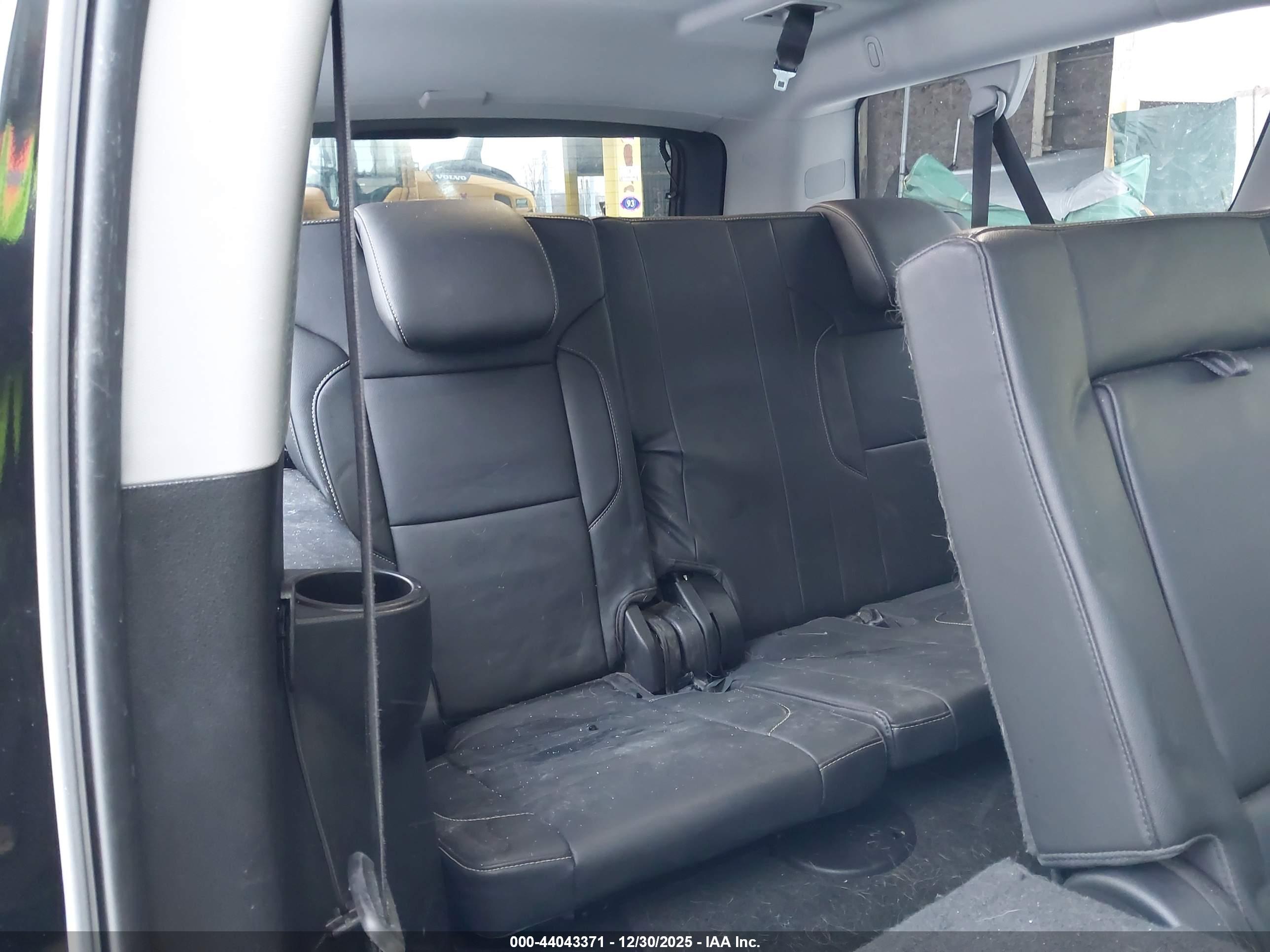 CHEVROLET TAHOE image 8