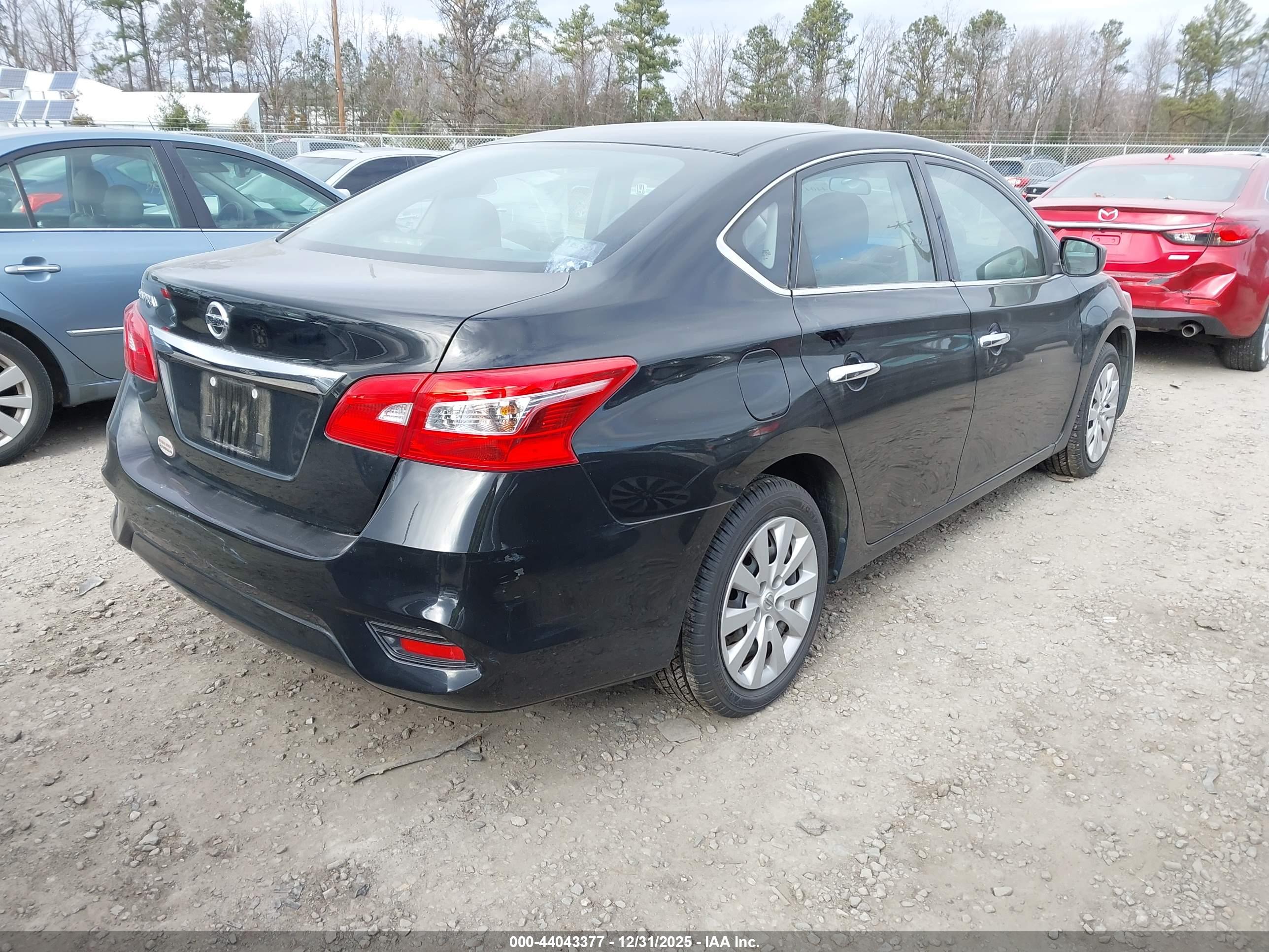 NISSAN SENTRA image 4