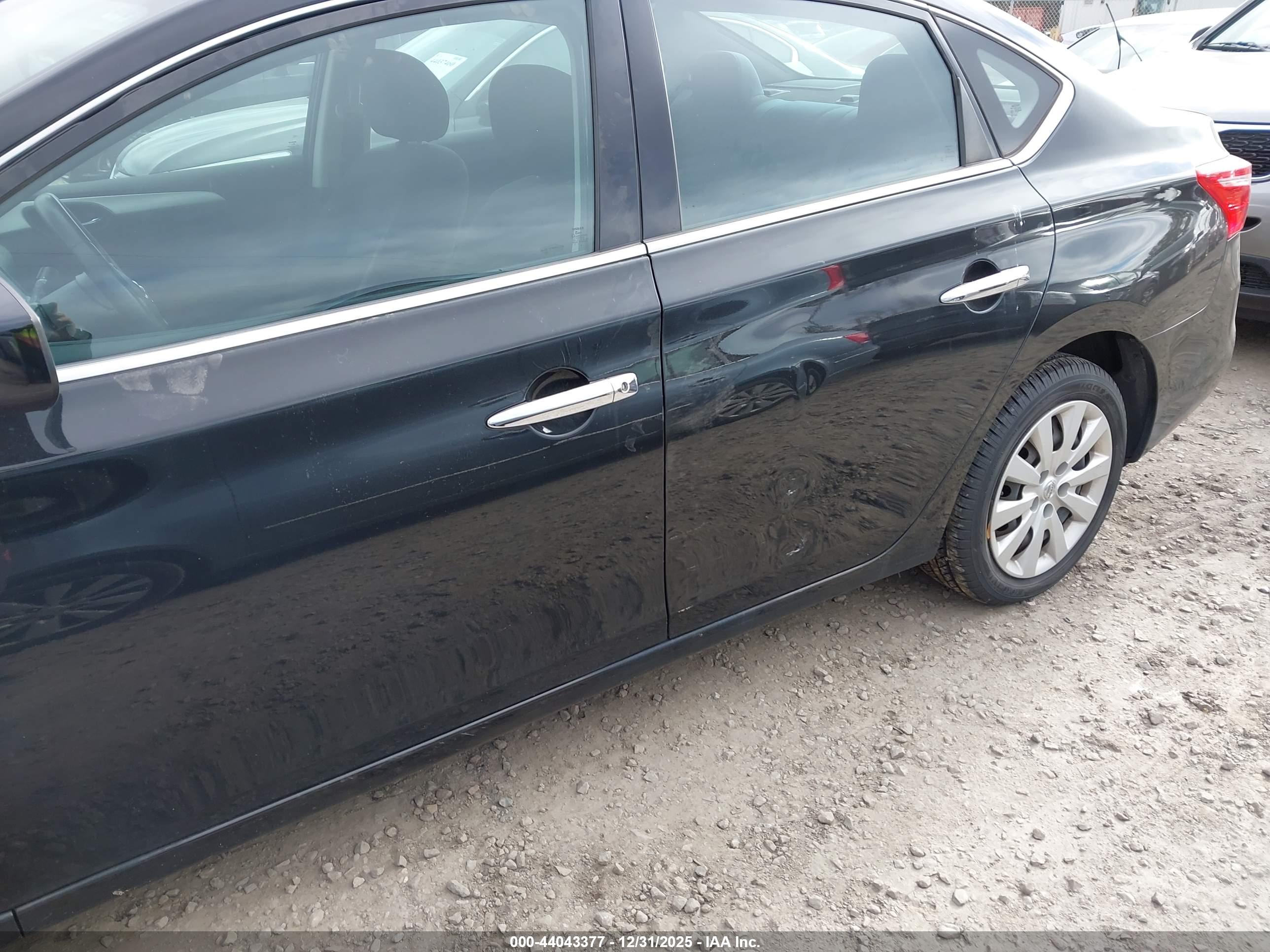 NISSAN SENTRA image 6